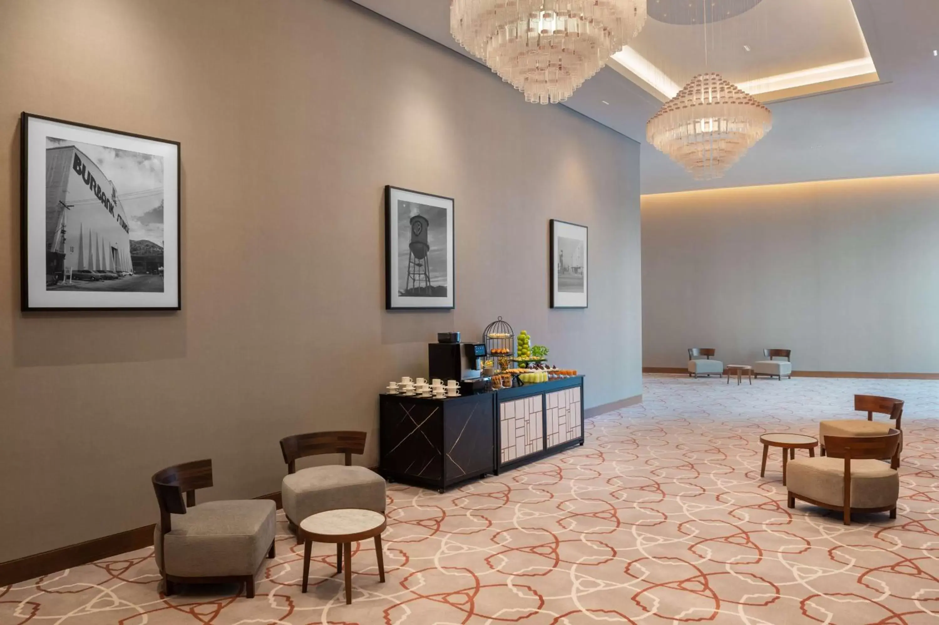 Meeting/conference room in The WB Abu Dhabi, Curio Collection By Hilton