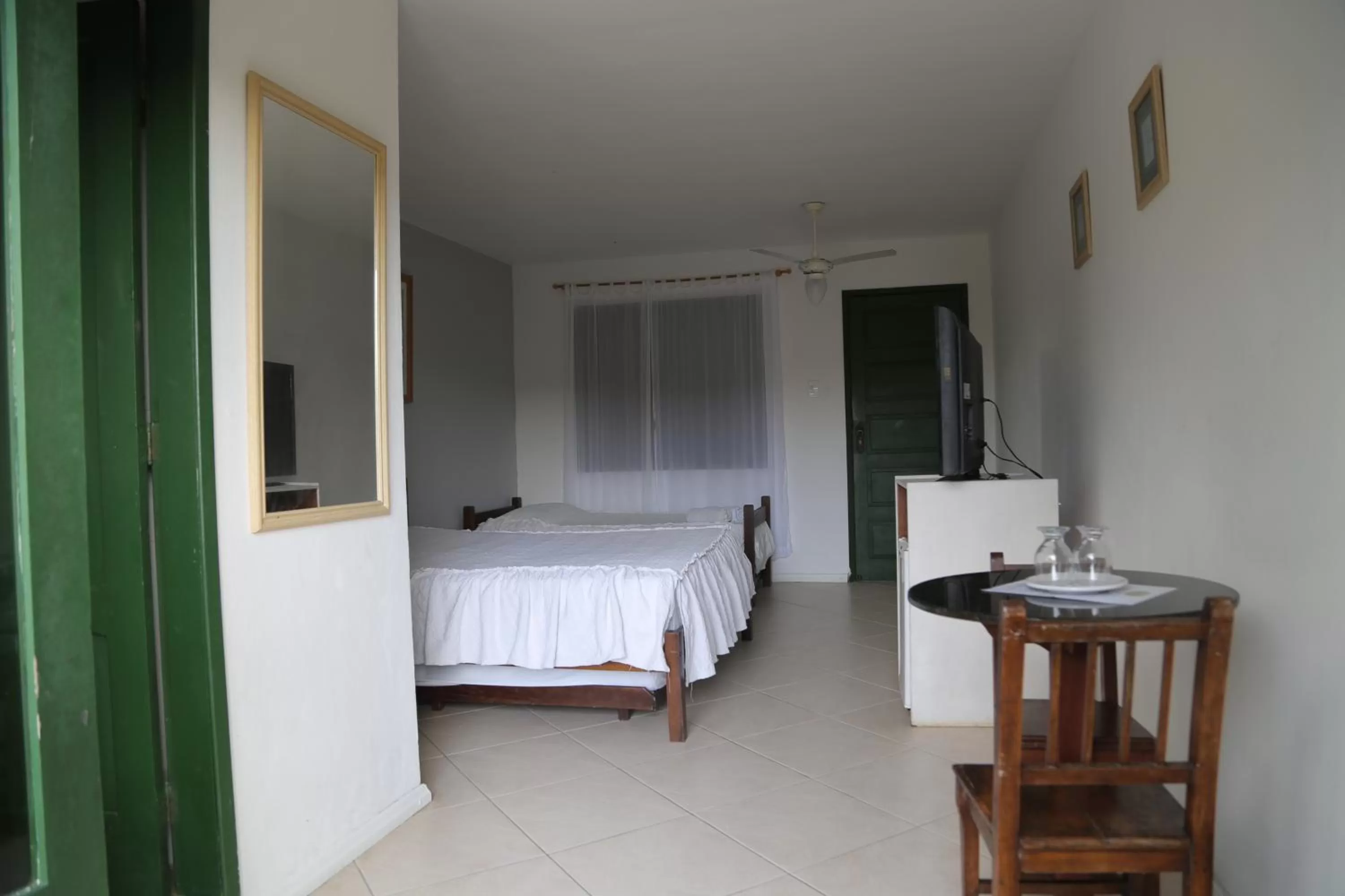 Photo of the whole room, Bed in Pousada Saint Germain