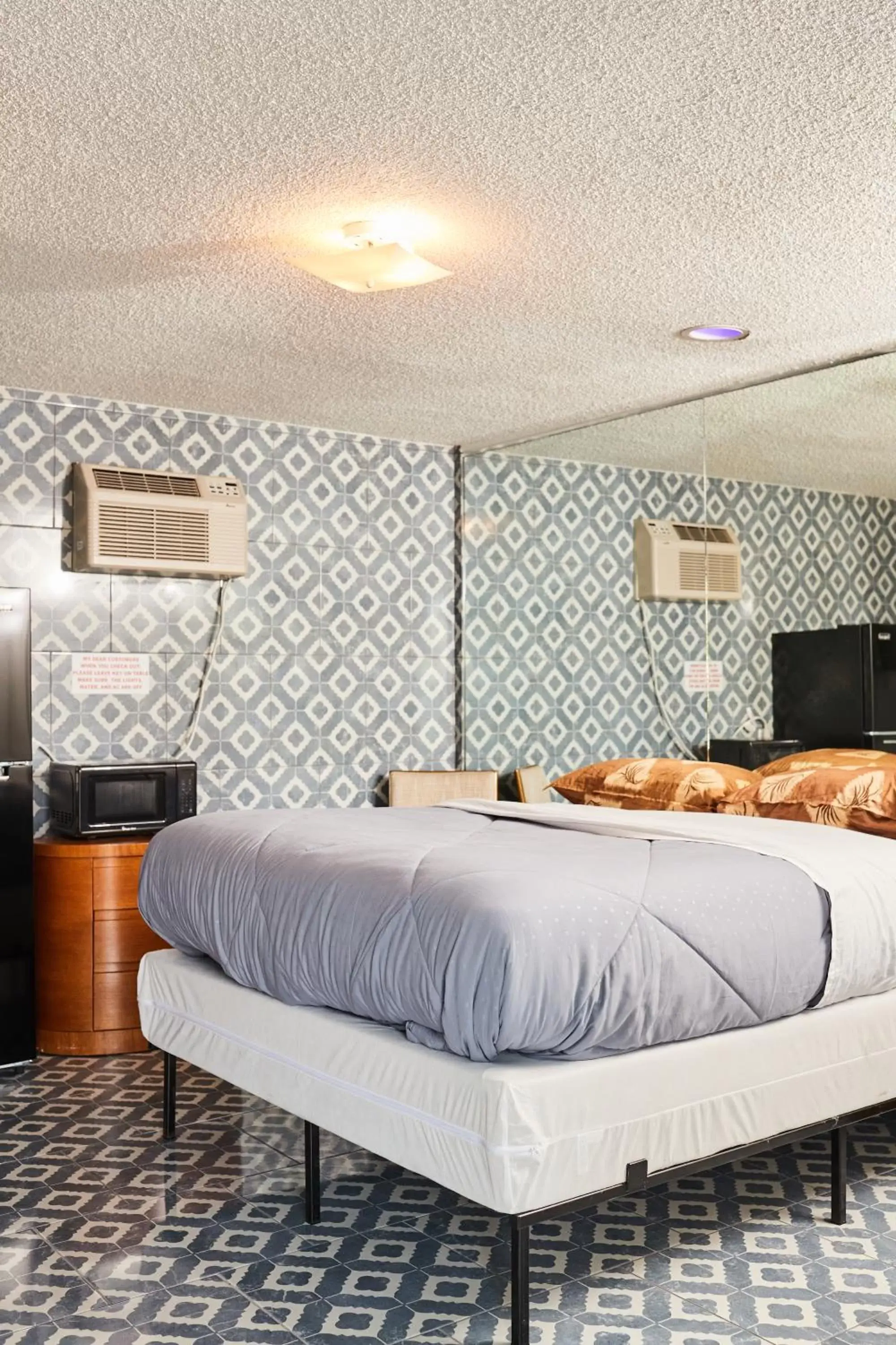 Bed in Carole Motel