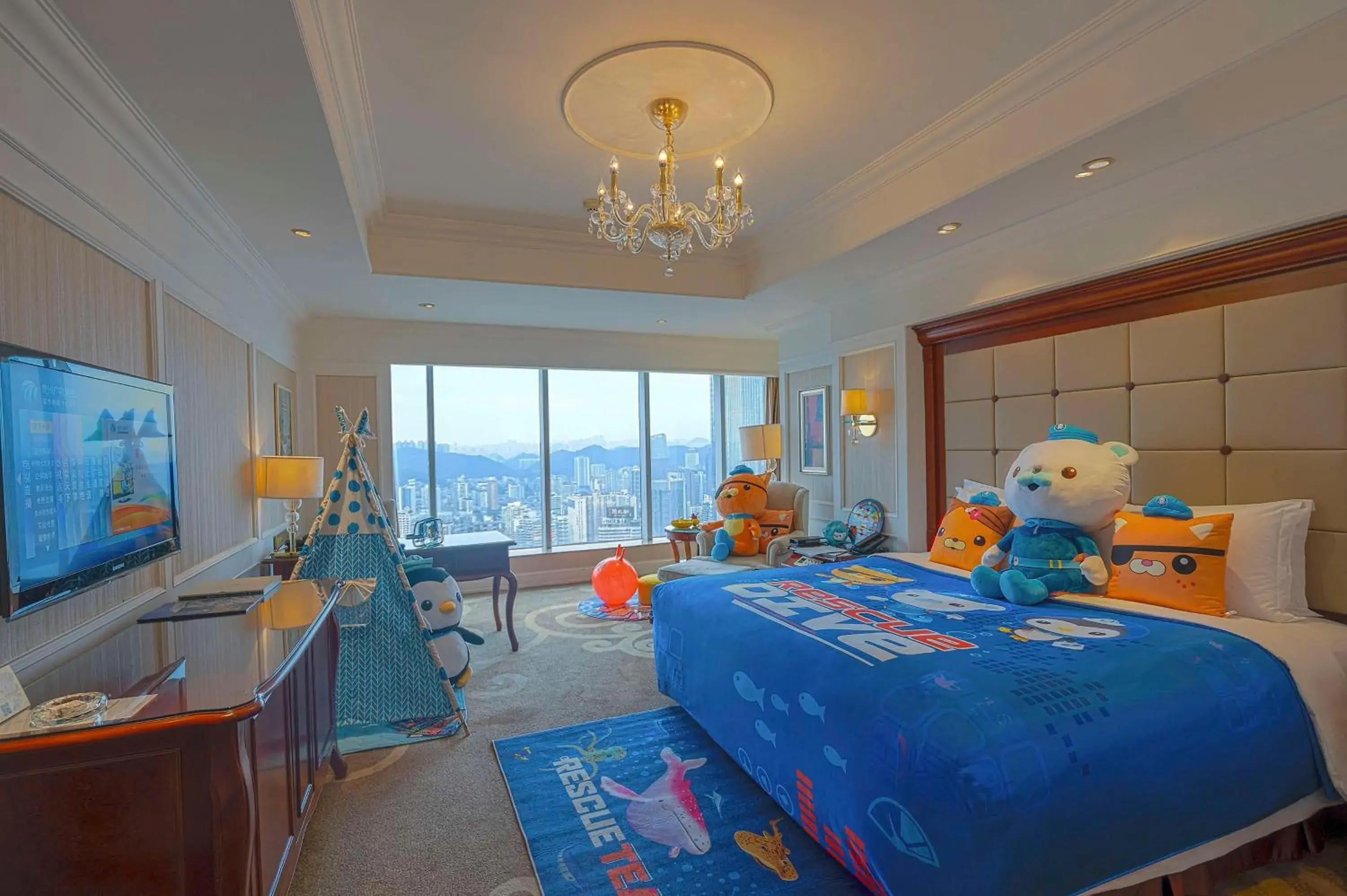 Bedroom in Guiyang Kempinski Hotel