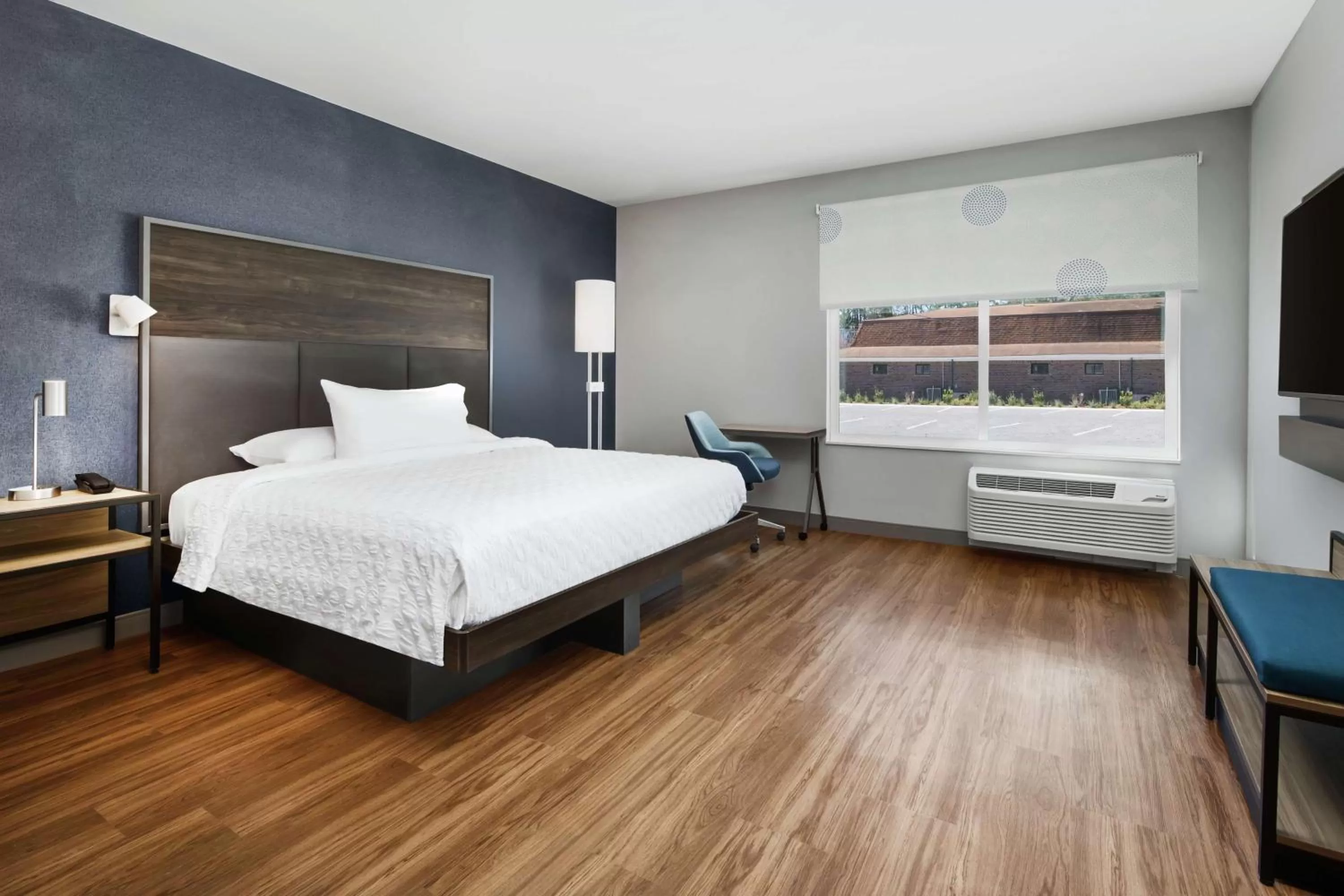 Bedroom, Bed in Tru By Hilton Savannah Midtown Ga