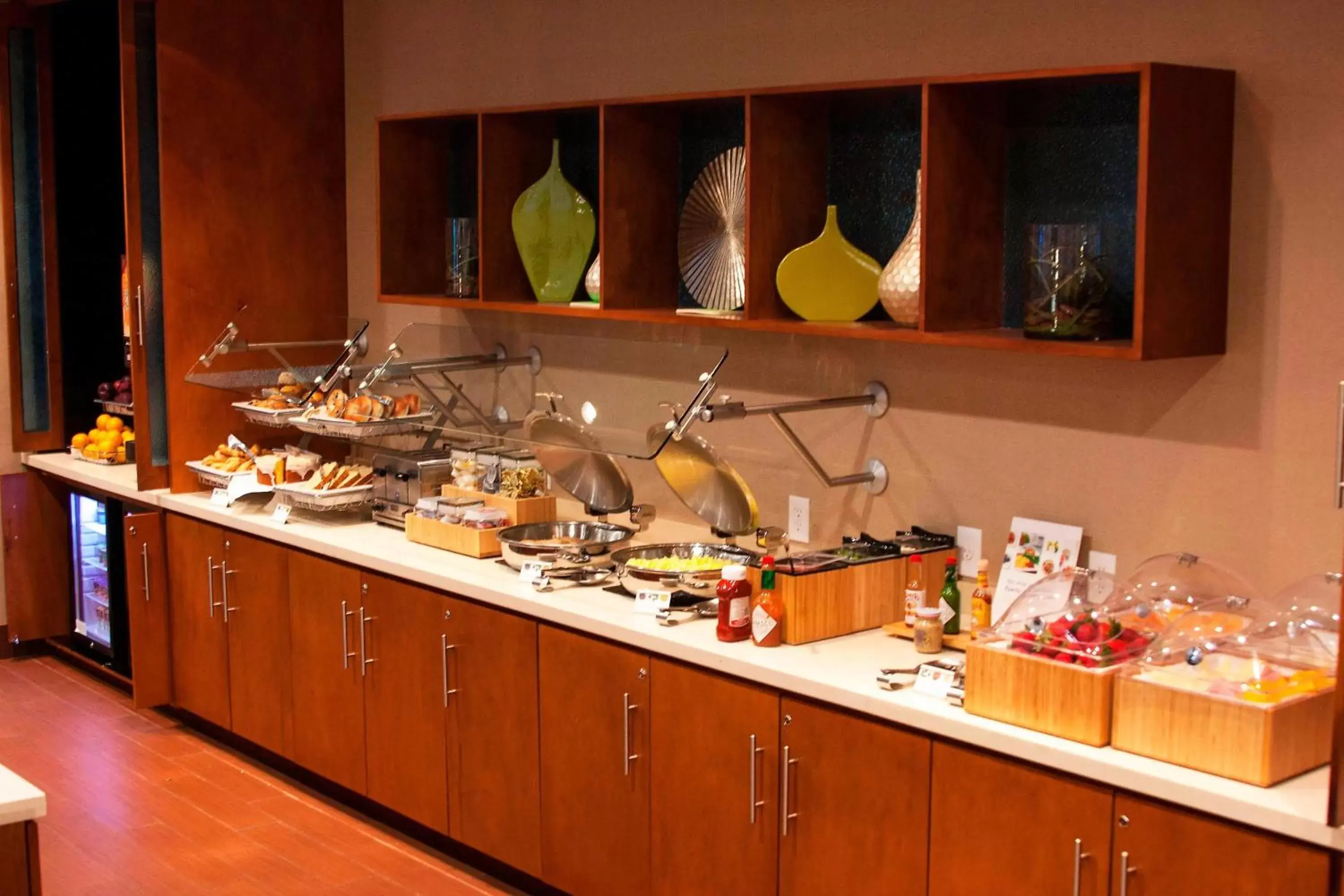 Breakfast, Kitchen/Kitchenette in SpringHill Suites by Marriott Corpus Christi