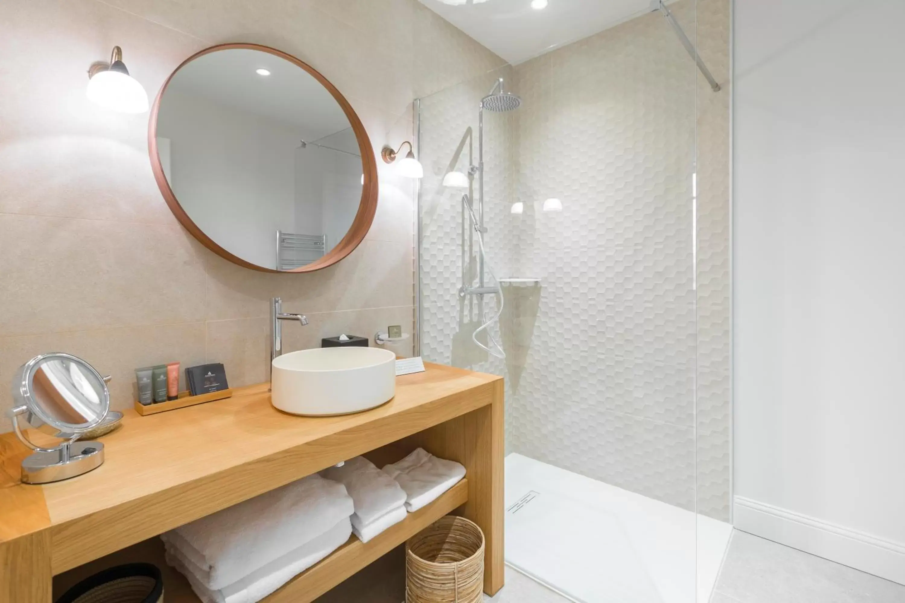 Bathroom in Hotel Clos Castel