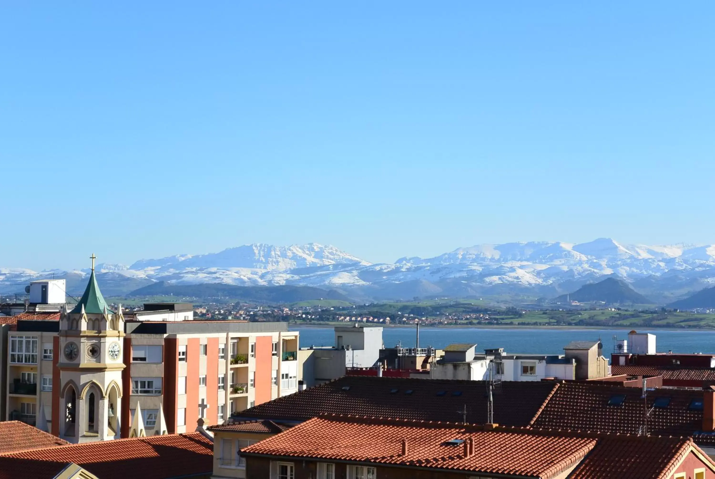 View (from property/room), Mountain View in Hotel Art Santander