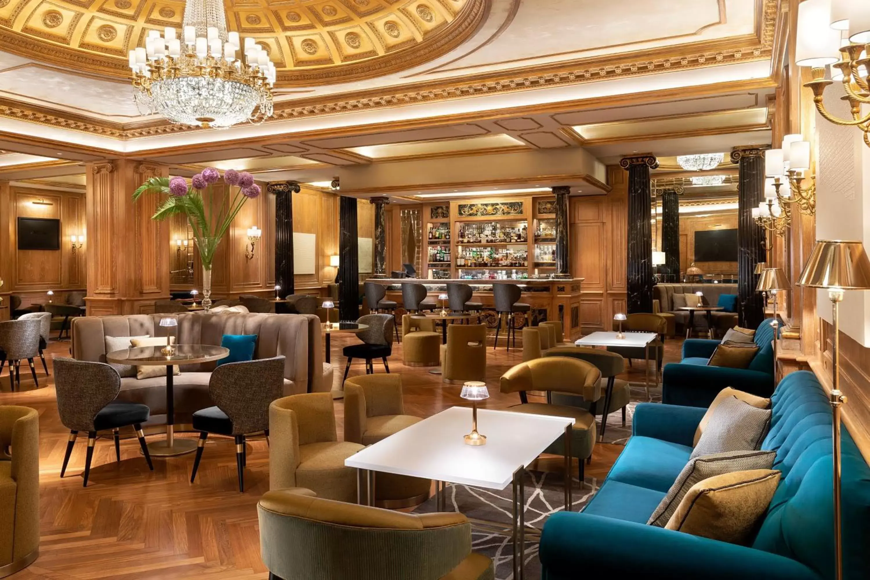 Lounge or bar, Restaurant/Places to Eat in The Westin Palace, Milan