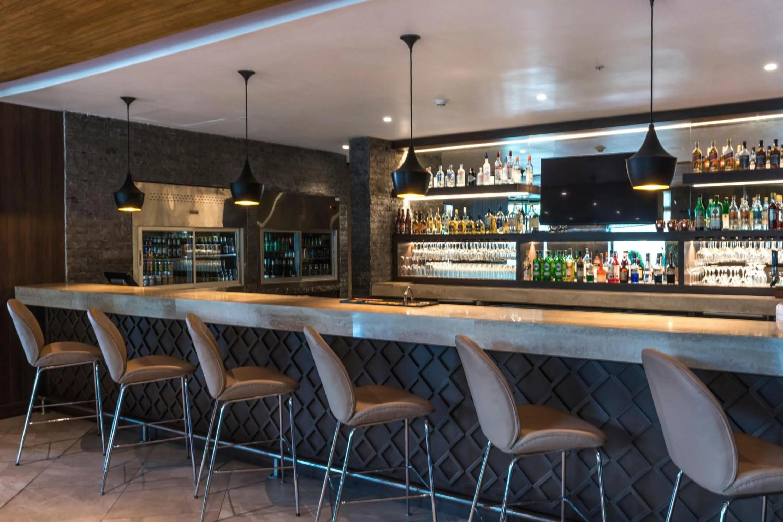 Lounge or bar in Courtyard by Marriott Puerto Montt