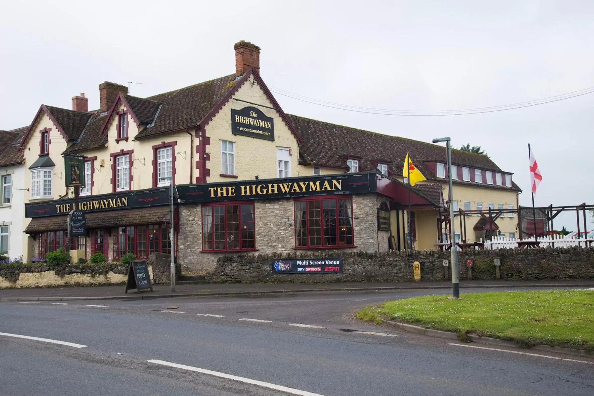 Facade/entrance, Property Building in The Highwayman Inn