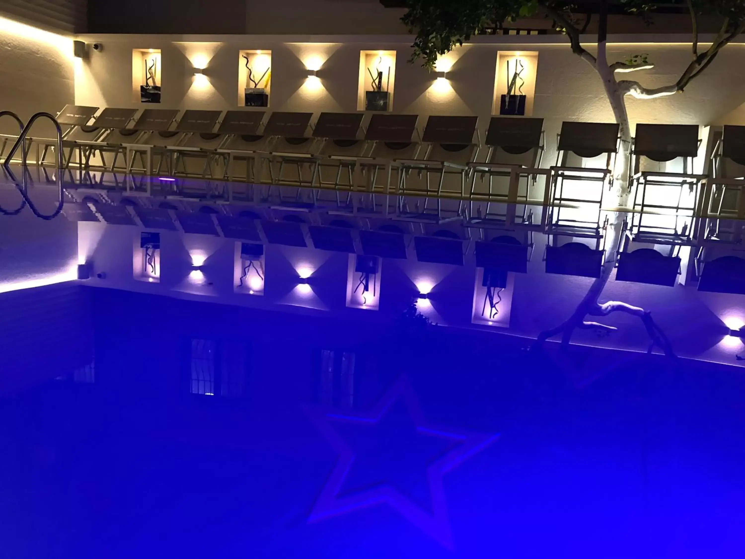 Swimming Pool in Hotel Smeraldo