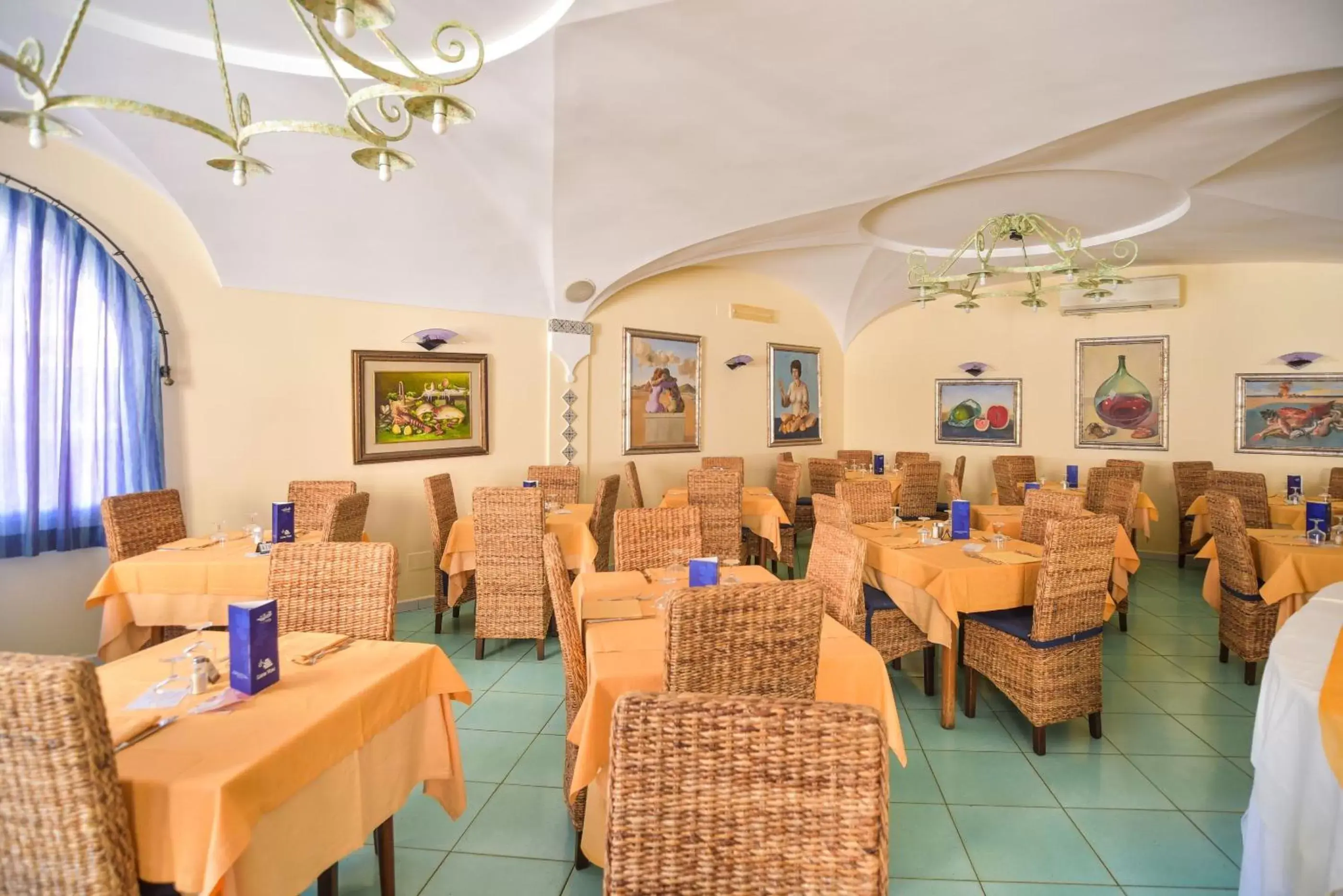 Restaurant/Places to Eat in Hotel Terme Zi Carmela