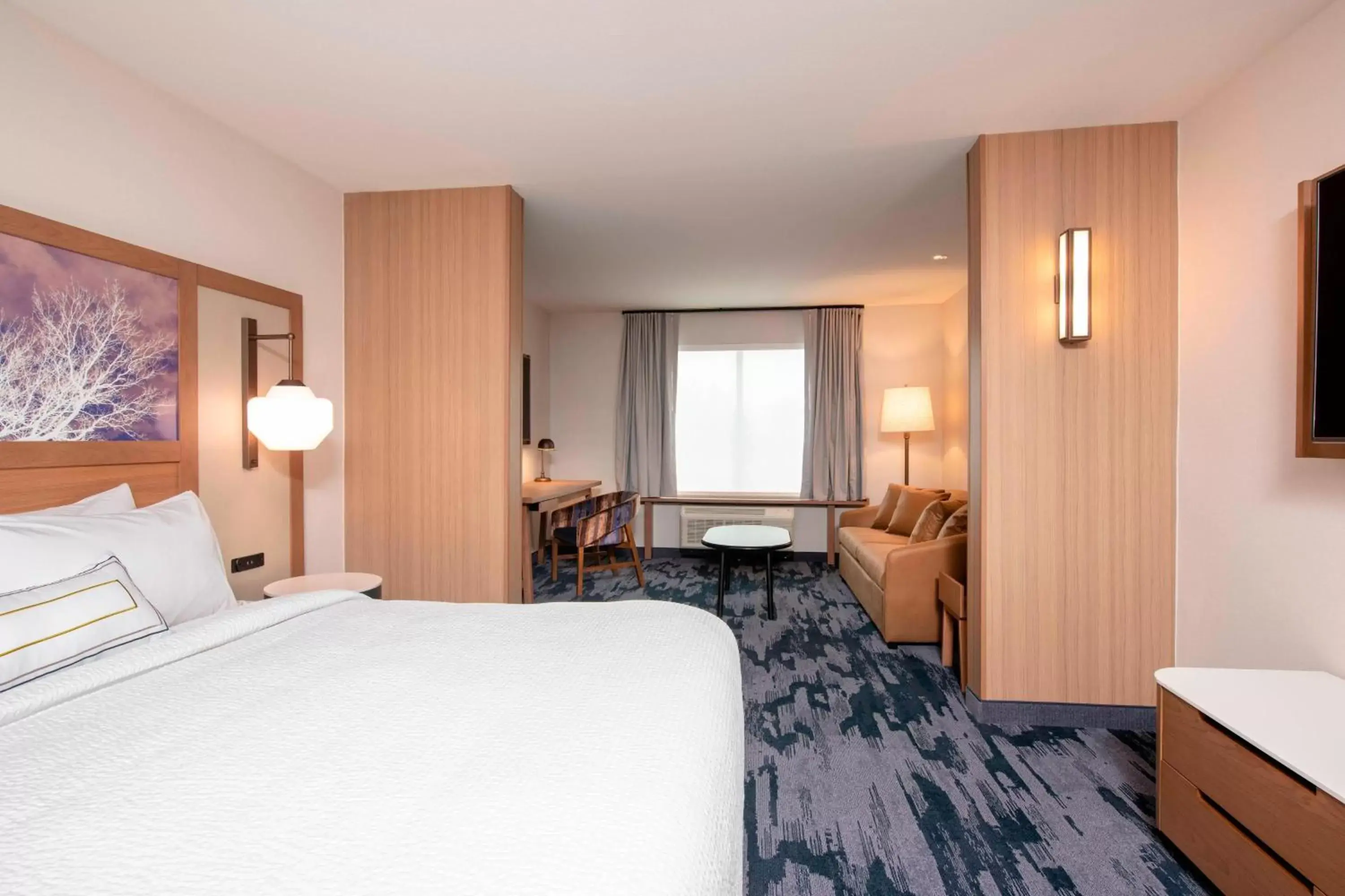 Bedroom, Bed in Fairfield Inn & Suites by Marriott Fair Oaks Farms