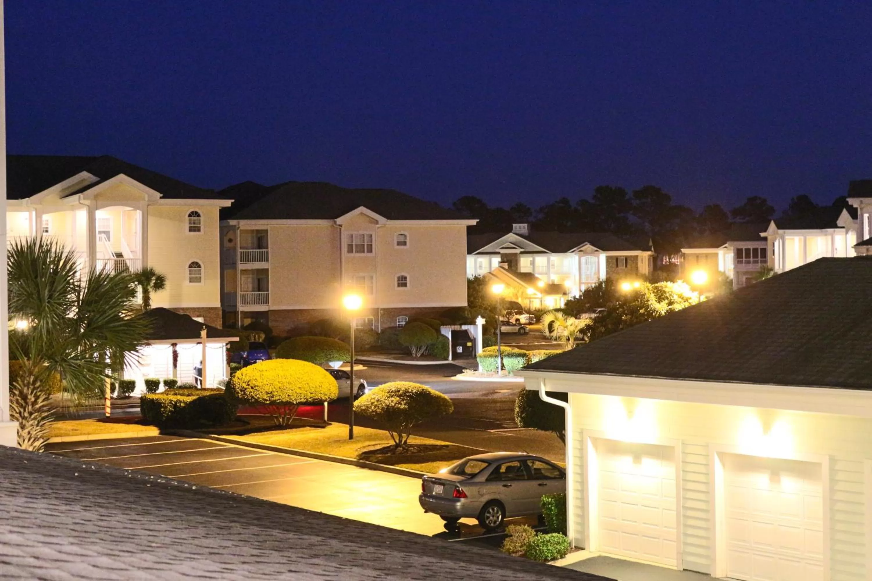 Facade/entrance in Myrtlewood Condos