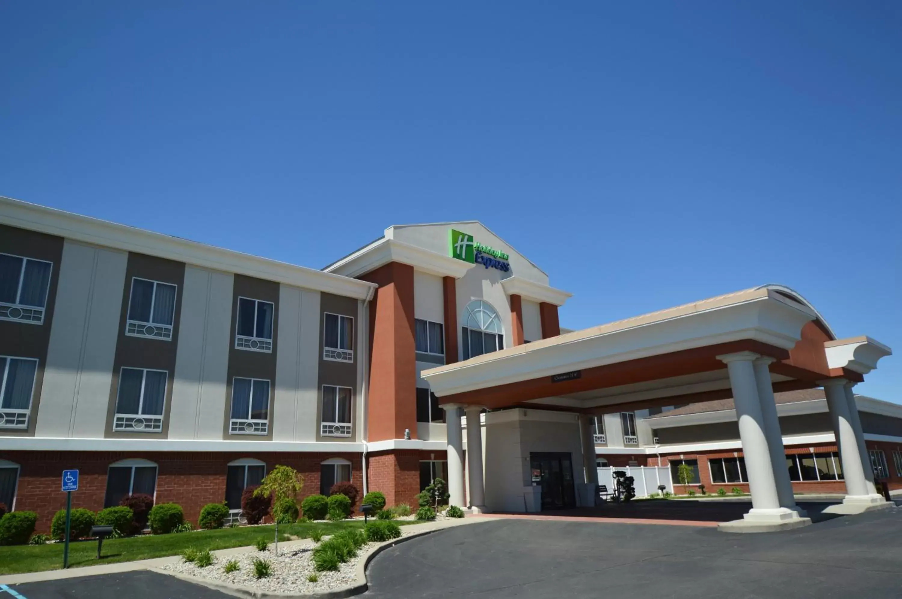 Property Building in Holiday Inn Express Toledo-Oregon, an IHG Hotel