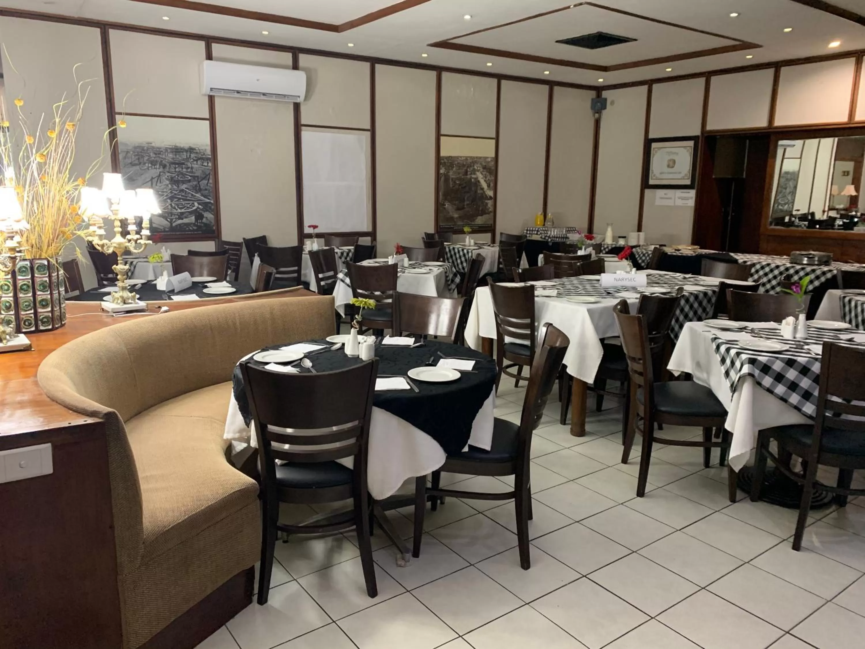 Restaurant/places to eat in Savoy Hotel Kimberley