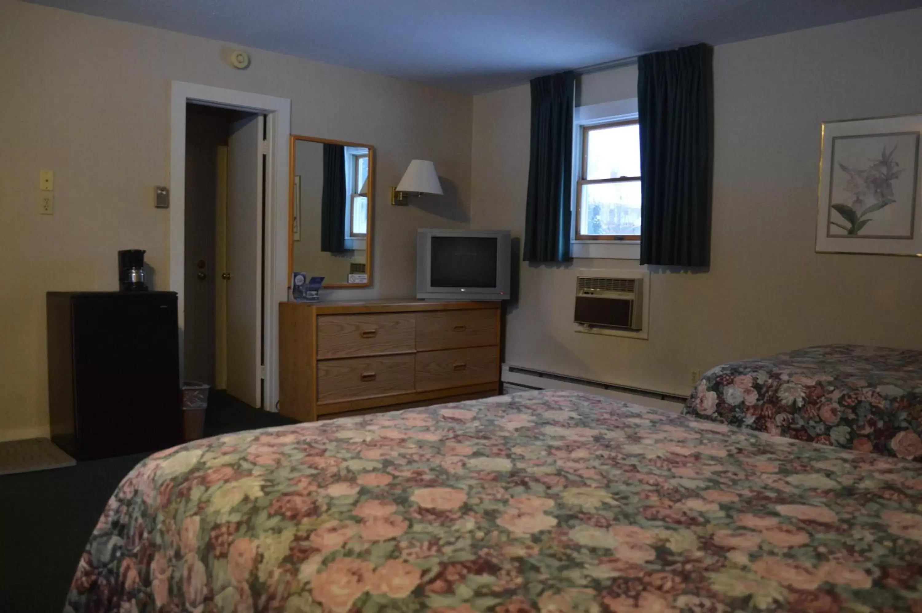 Bedroom, Bed in Maple Leaf Inn Lake Placid