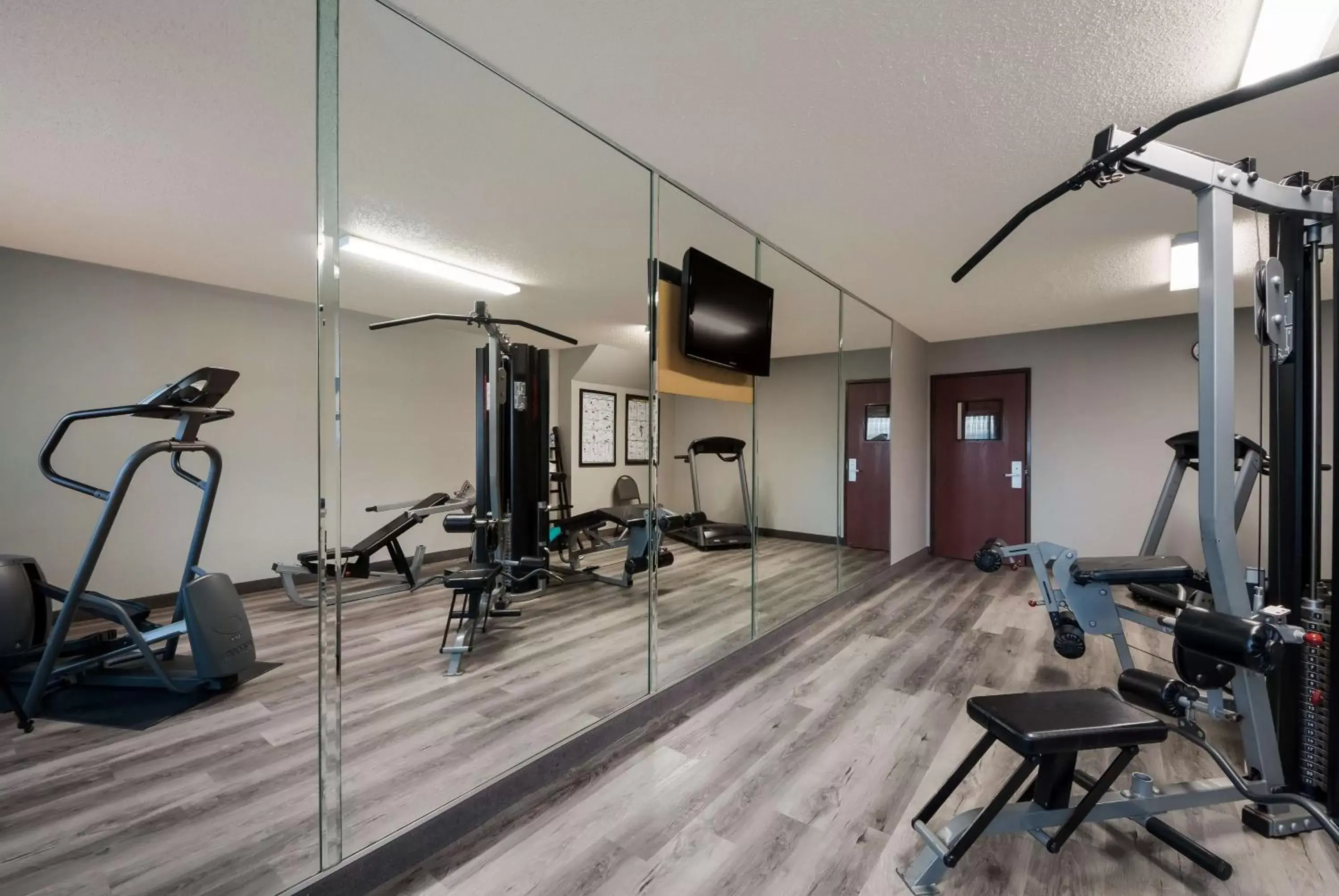 Fitness centre/facilities, Fitness Center/Facilities in SureStay Plus Hotel by Best Western San Antonio North