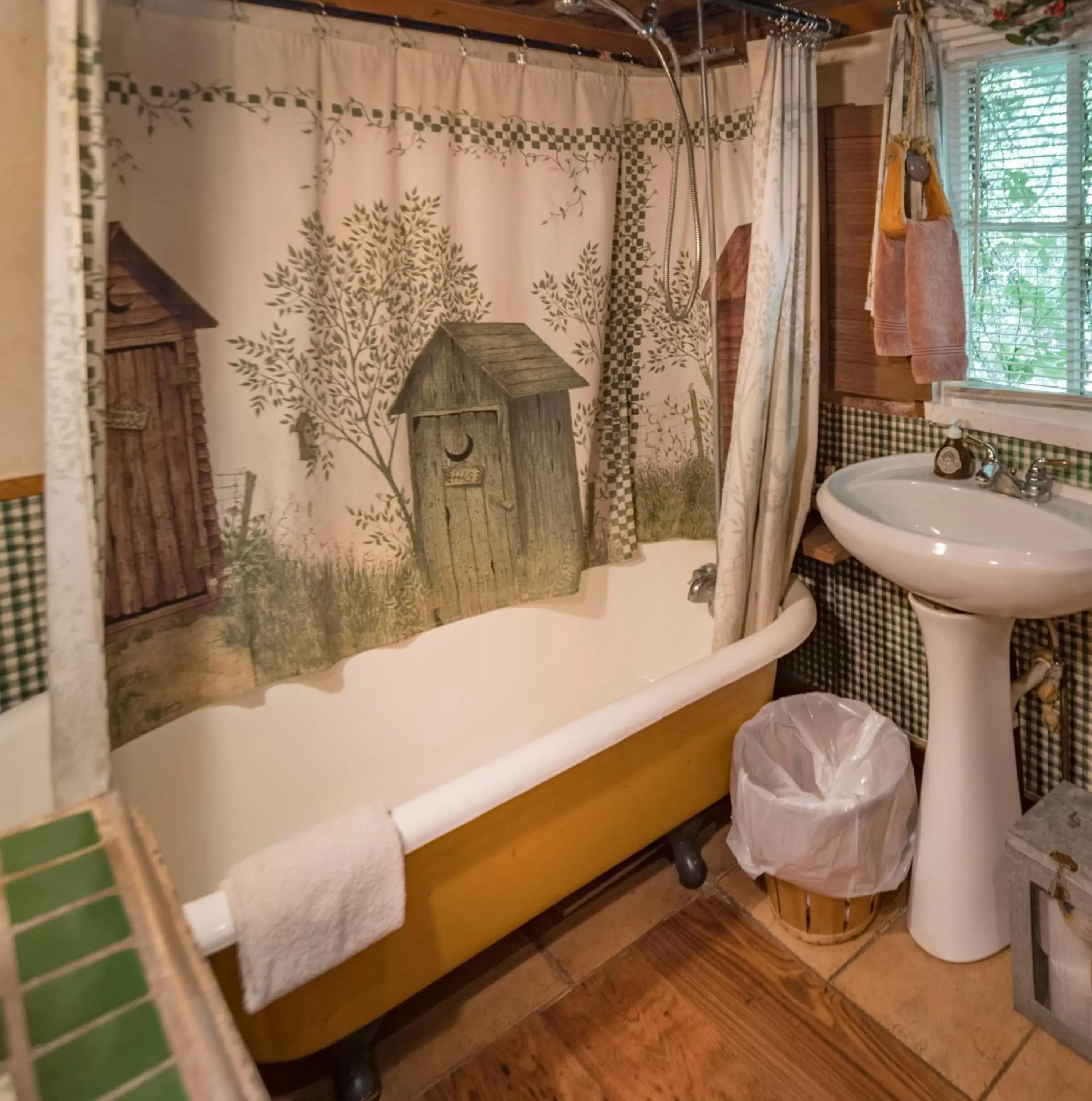 Bathroom in Country Woods Inn