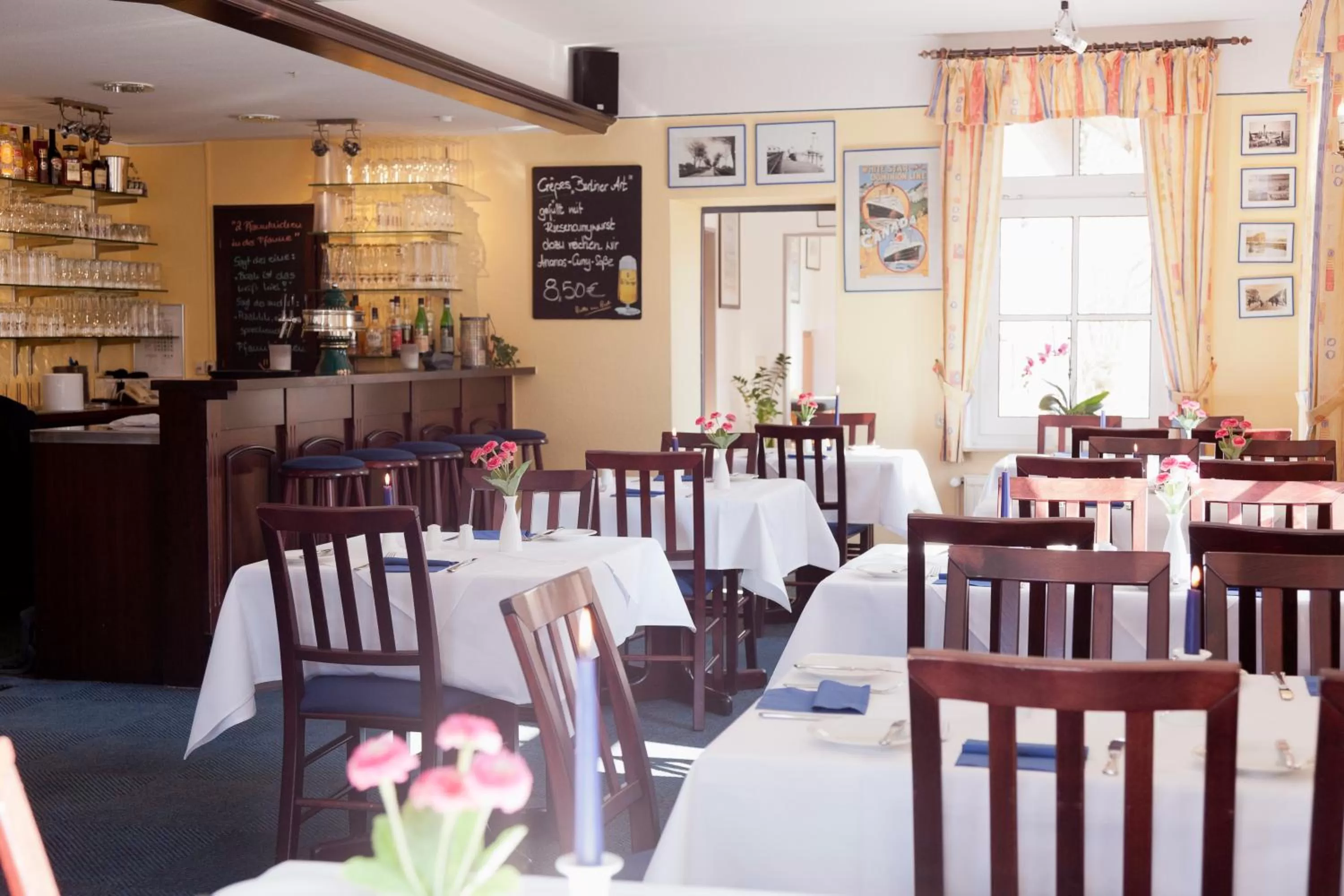 Restaurant/places to eat in Hotel Pension Am Hafen