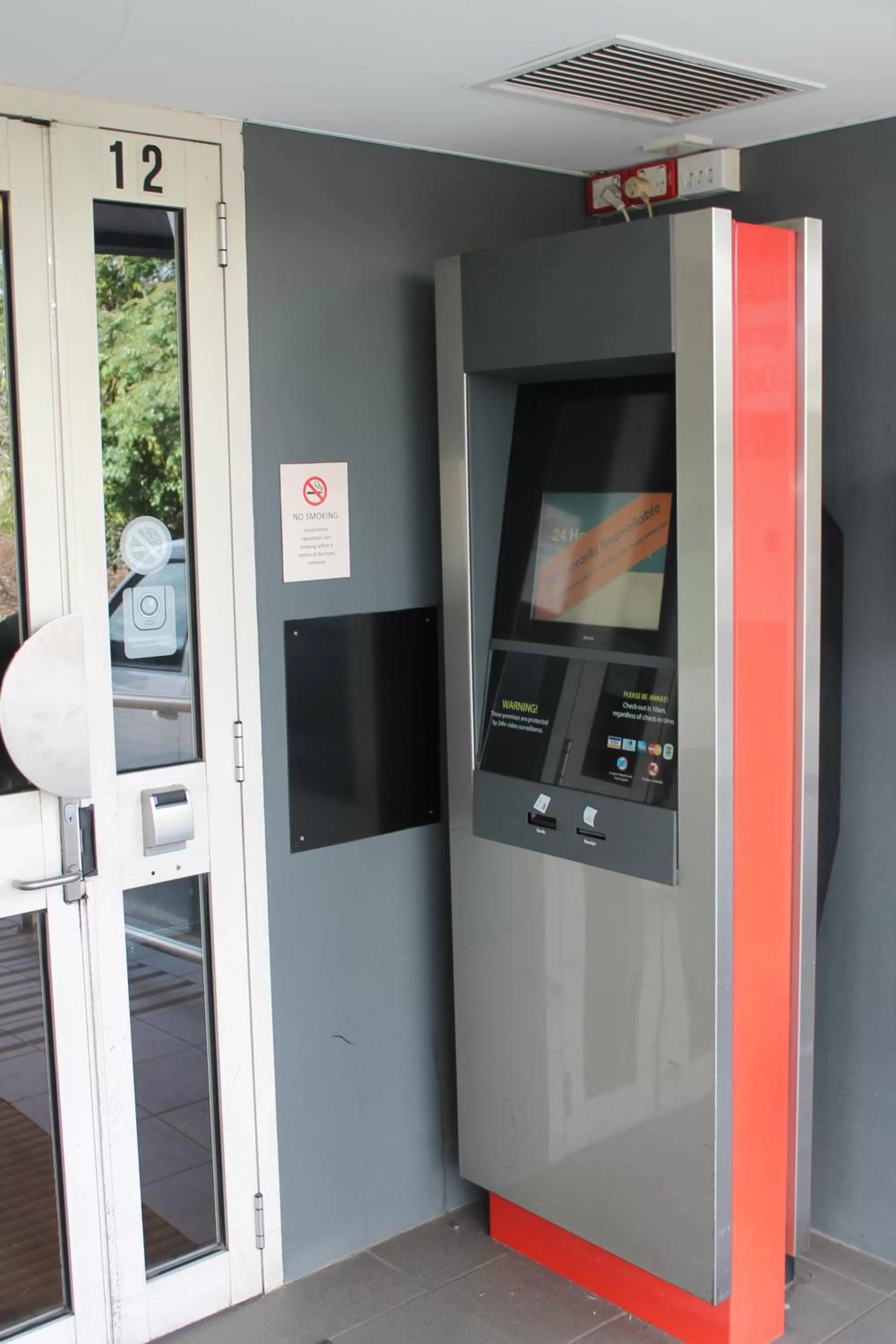 Facade/entrance in ibis Budget - Melbourne Airport