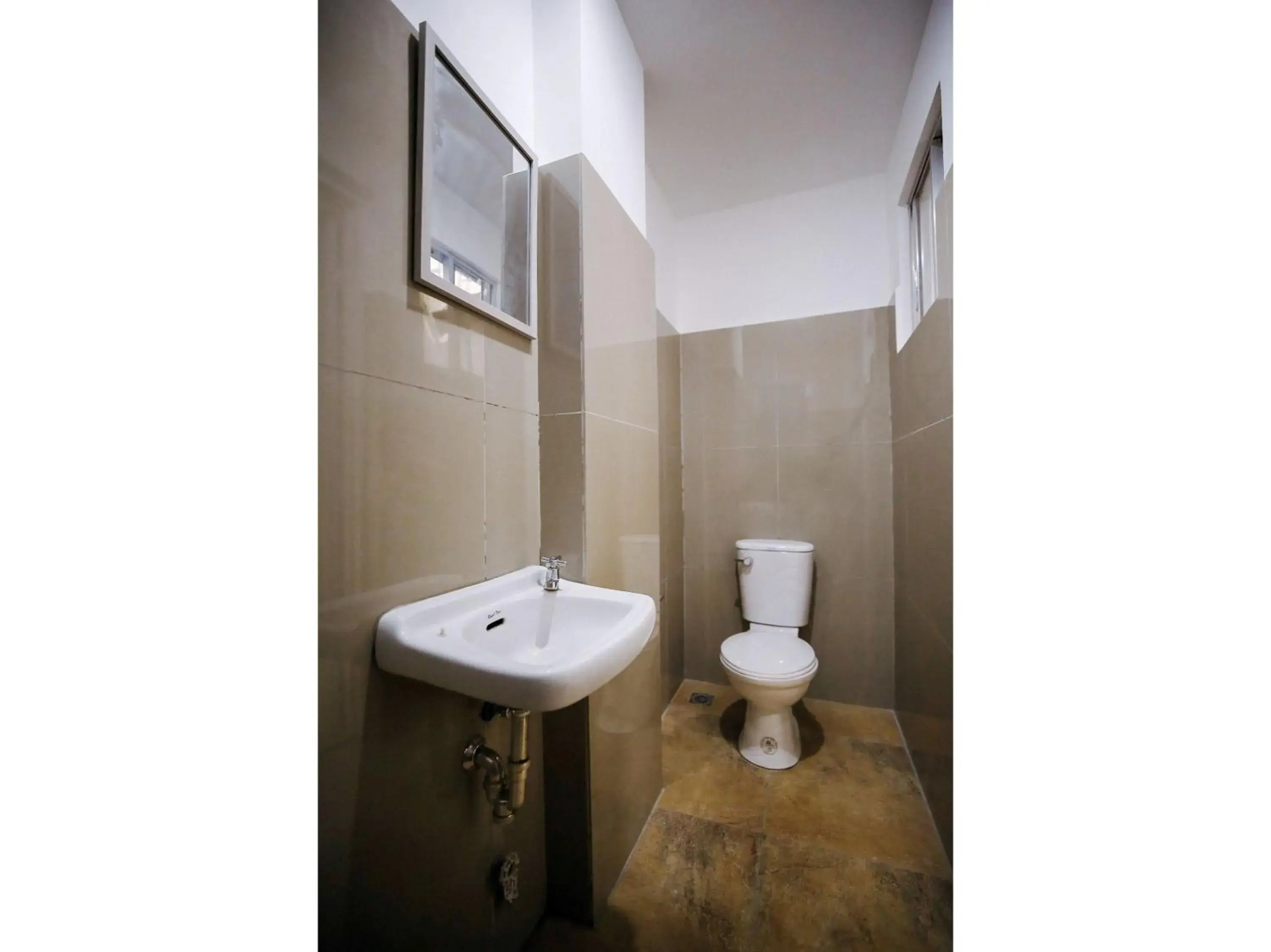 Bathroom in OYO 789 Abn Residences