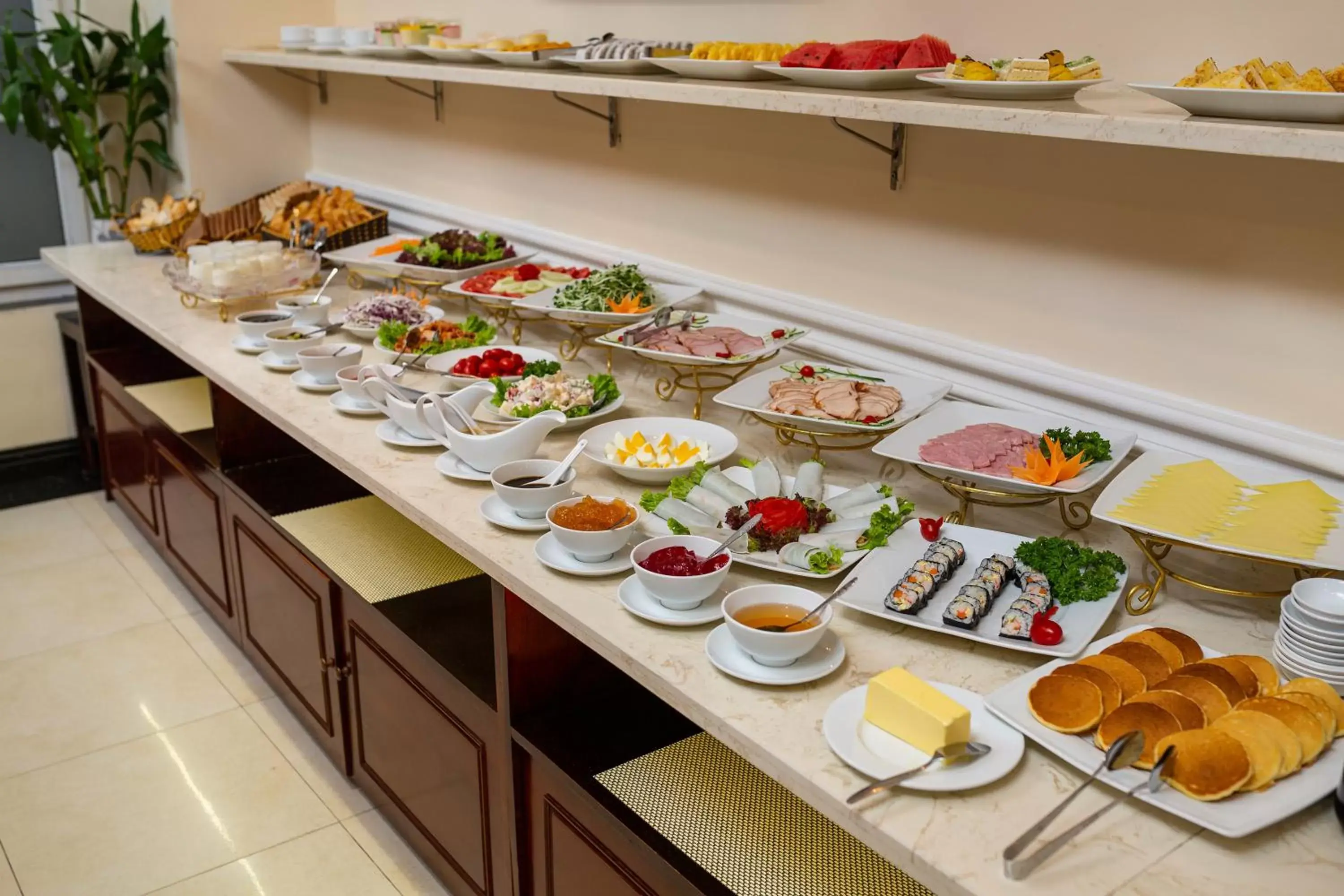 Buffet breakfast, Food in Sunline Hotel