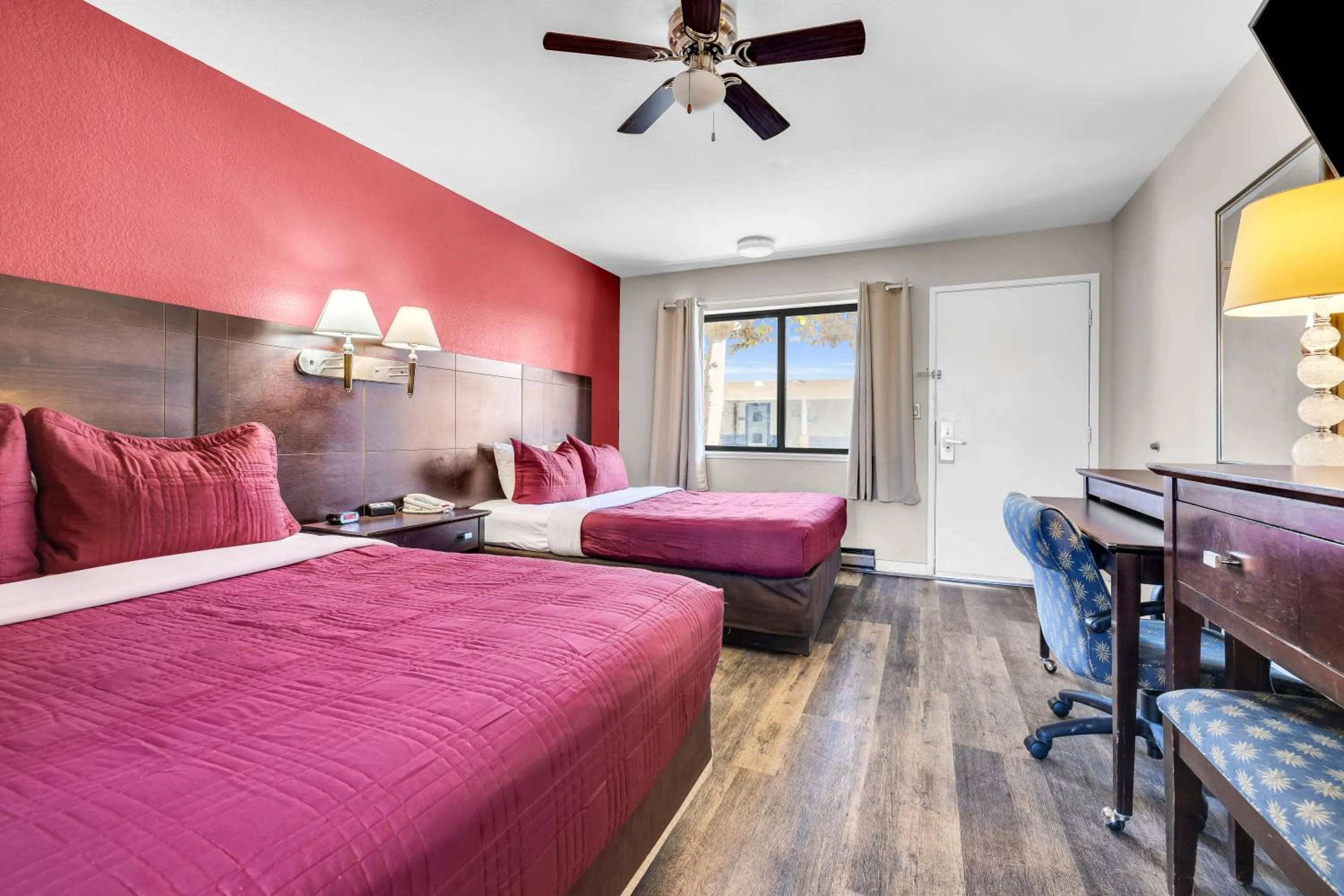 Bed in Bay Breeze Inn