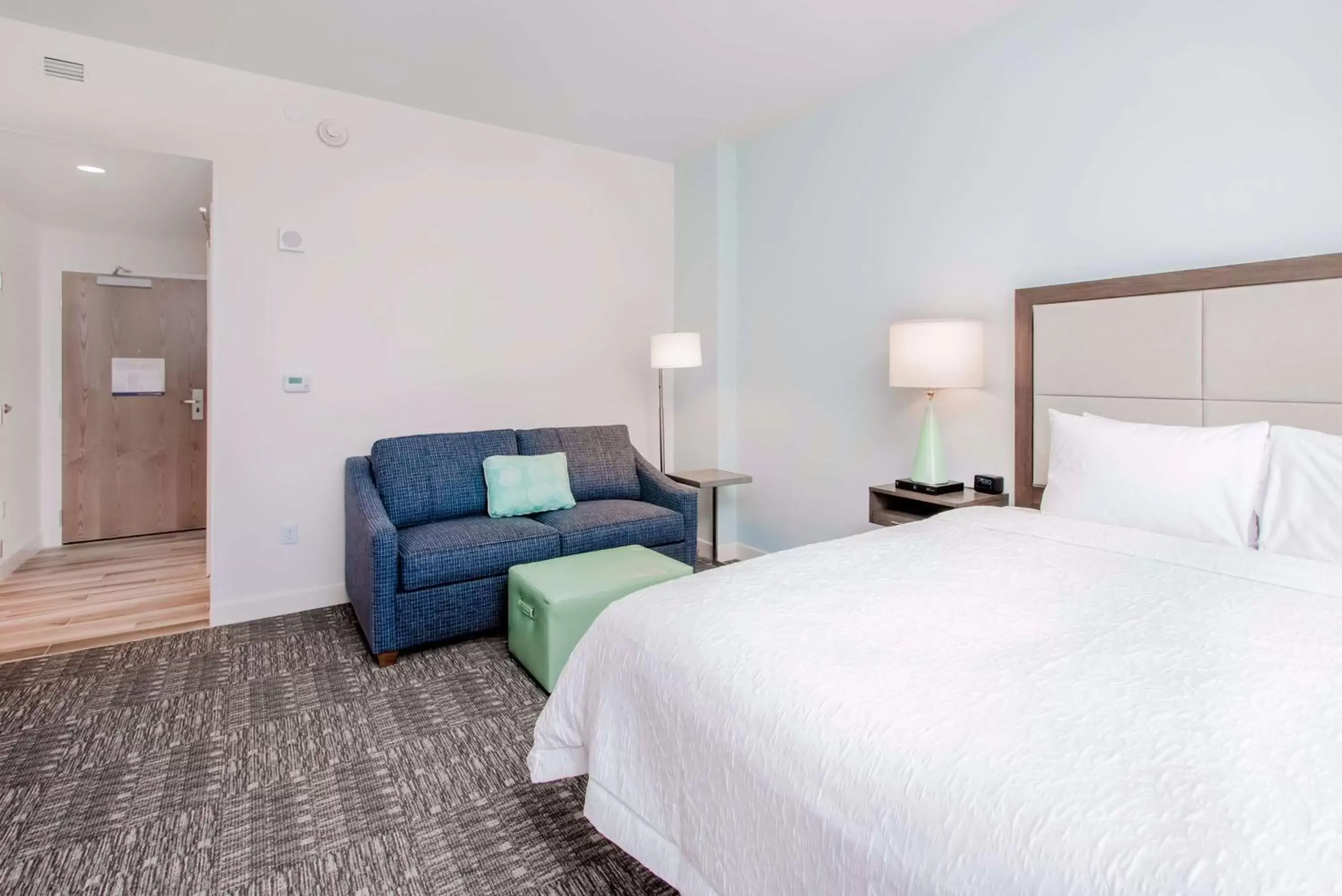 Living room, Bed in Hampton Inn & Suites Panama City Beach-Beachfront