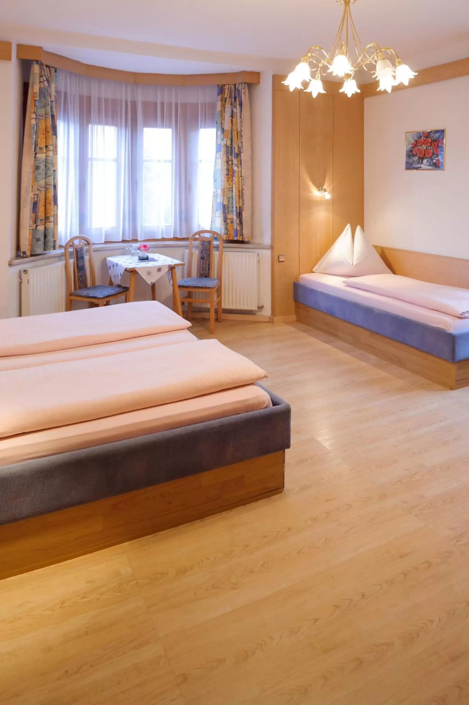 Photo of the whole room, Bed in Hotel Tautermann