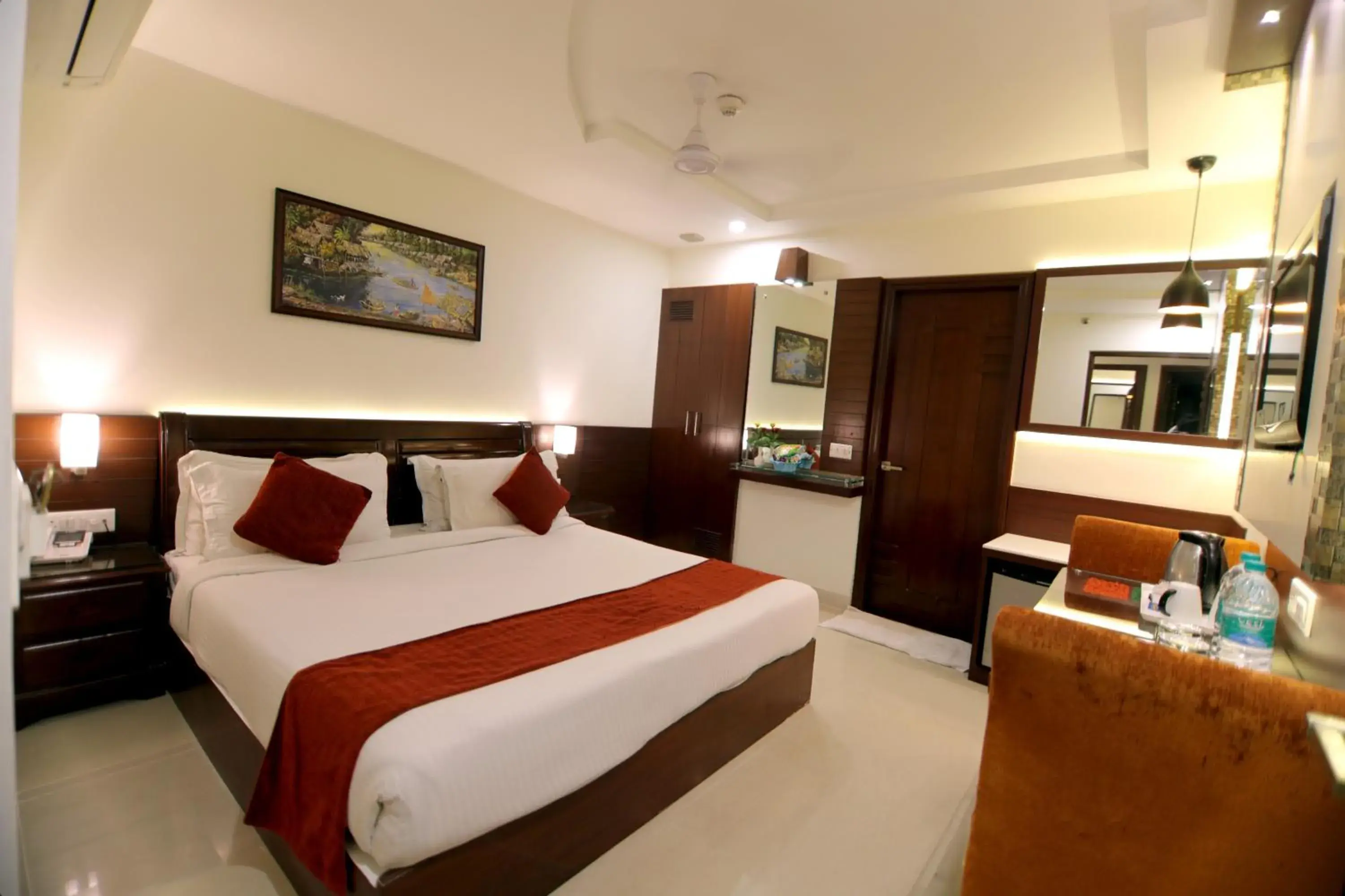 Bedroom, Bed in Taj Inn Hotel