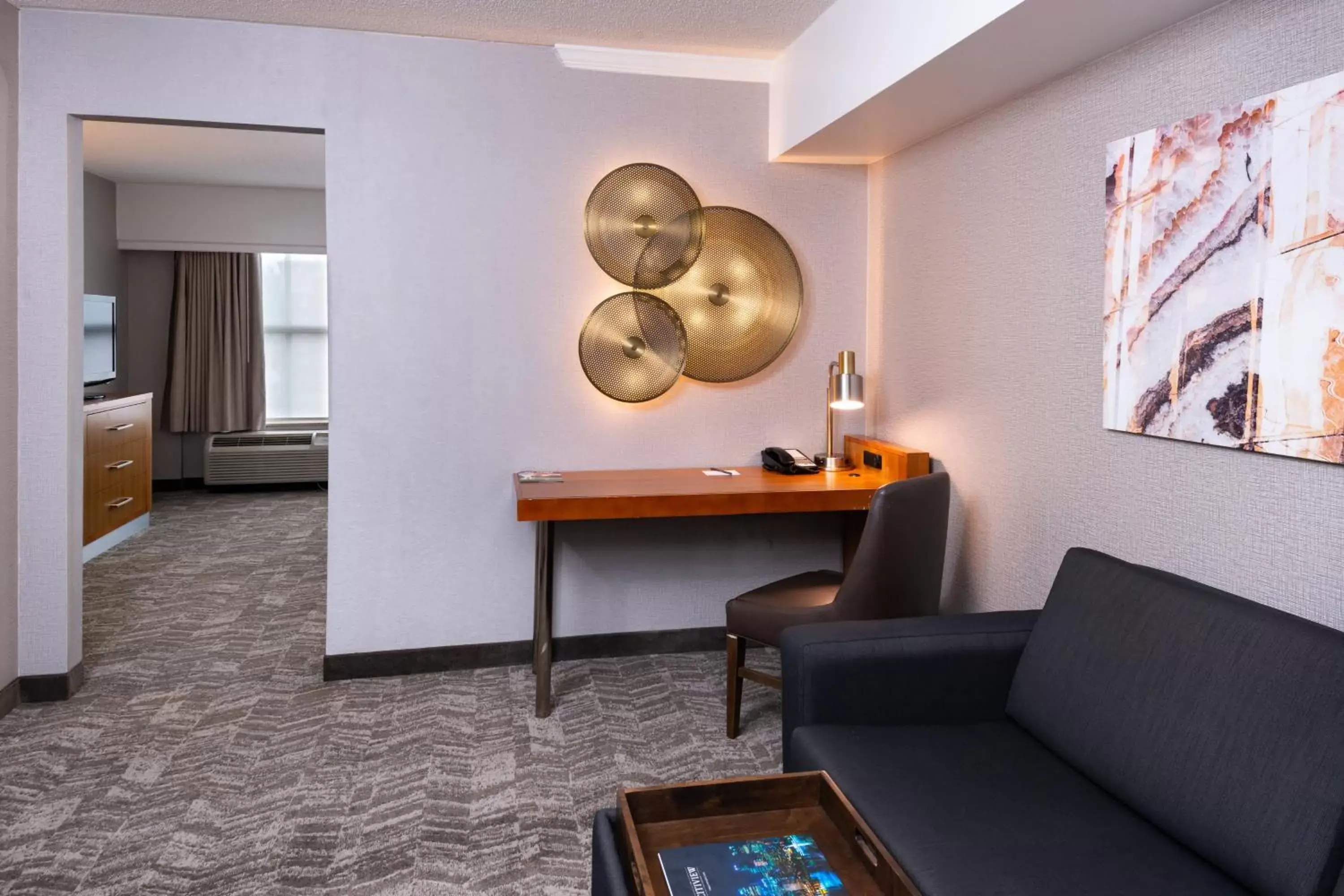 Living room, Seating Area in SpringHill Suites by Marriott Pittsburgh North Shore