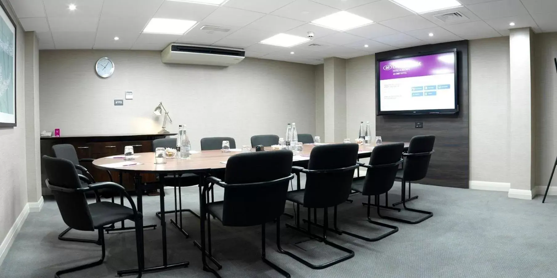 Meeting/conference room in Crowne Plaza Stratford-upon-Avon, an IHG Hotel