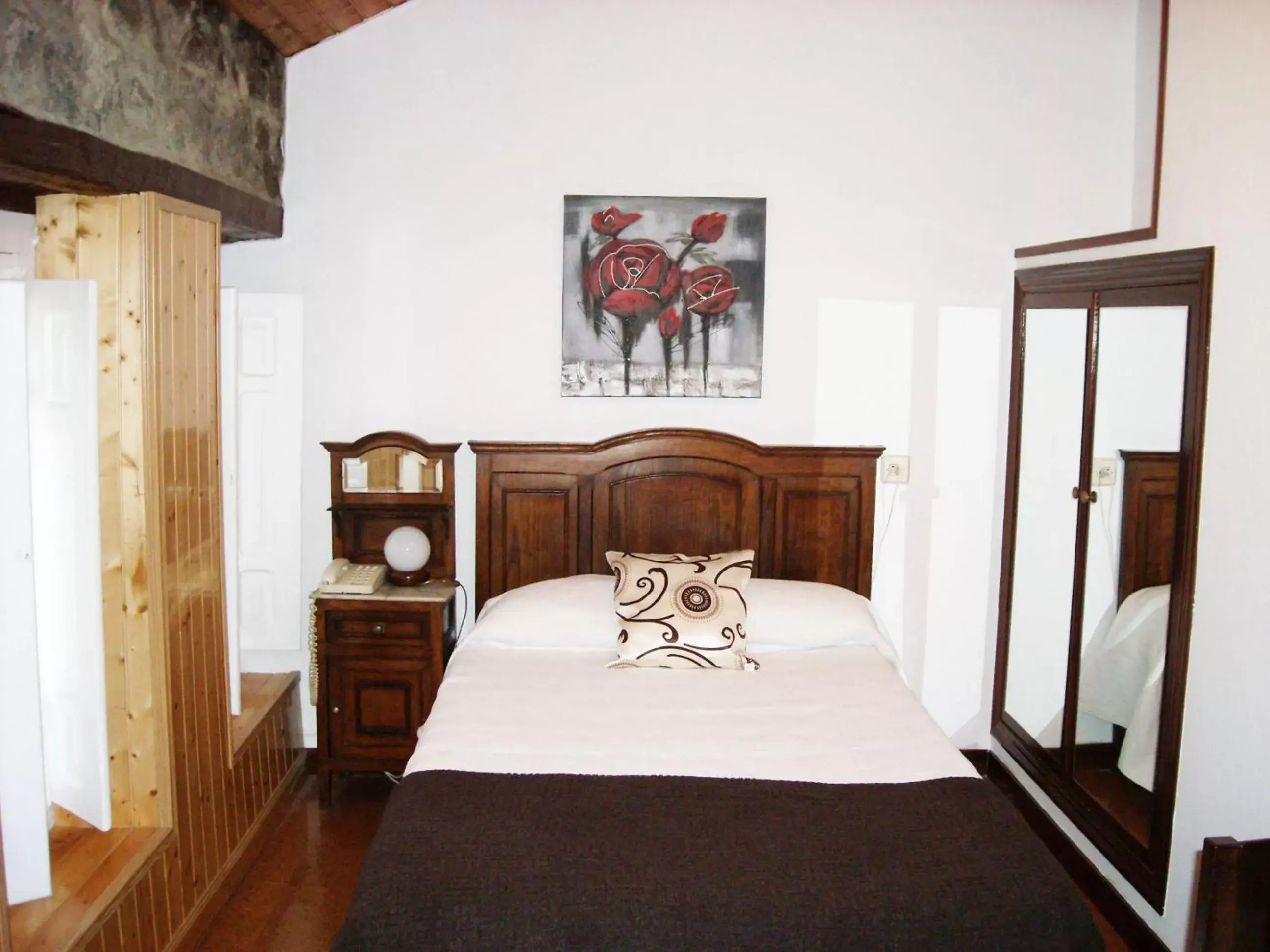 Photo of the whole room, Bed in Hotel Abrego Reinosa