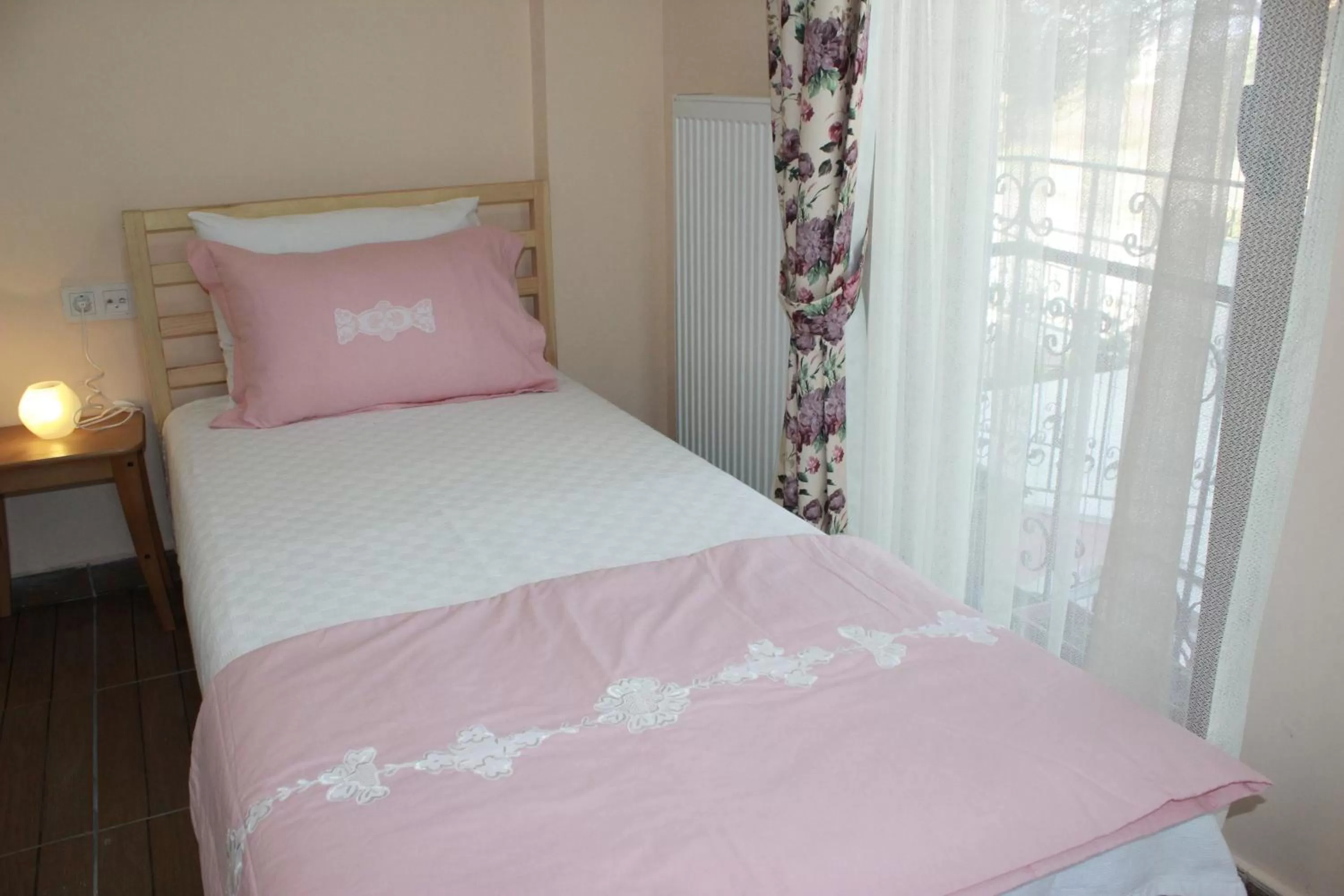 Decorative detail, Bed in Ede Apart Otel