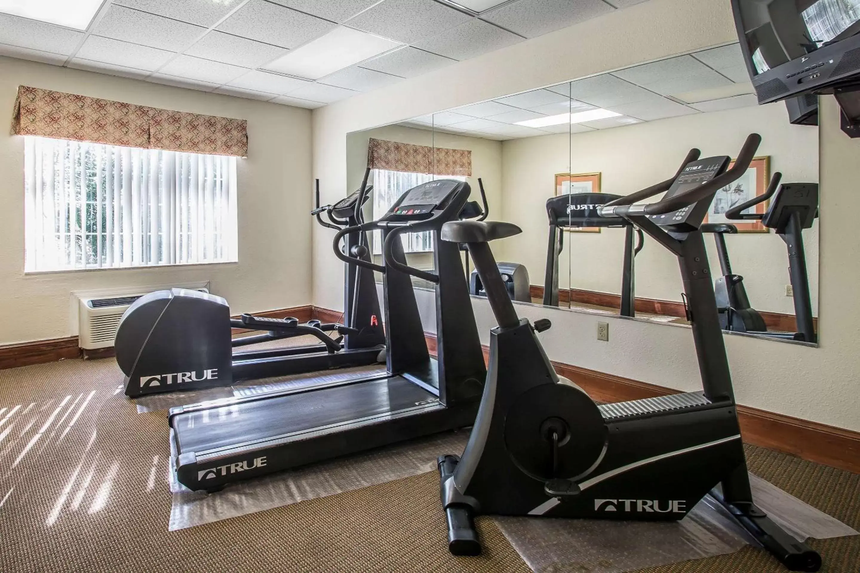 Fitness centre/facilities in Econo Lodge Inn & Suites - Marianna