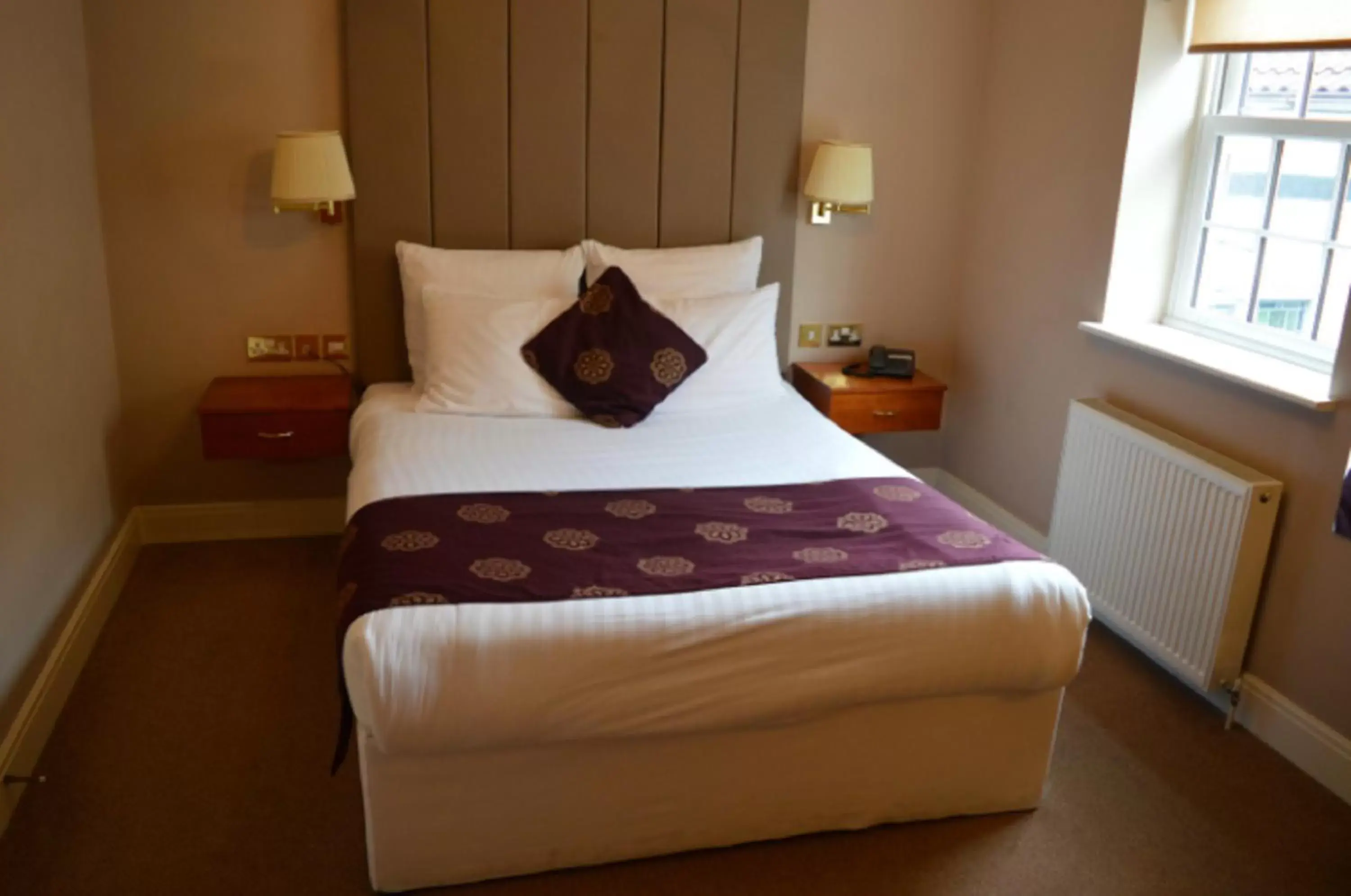 Double Room in Cliff Hotel