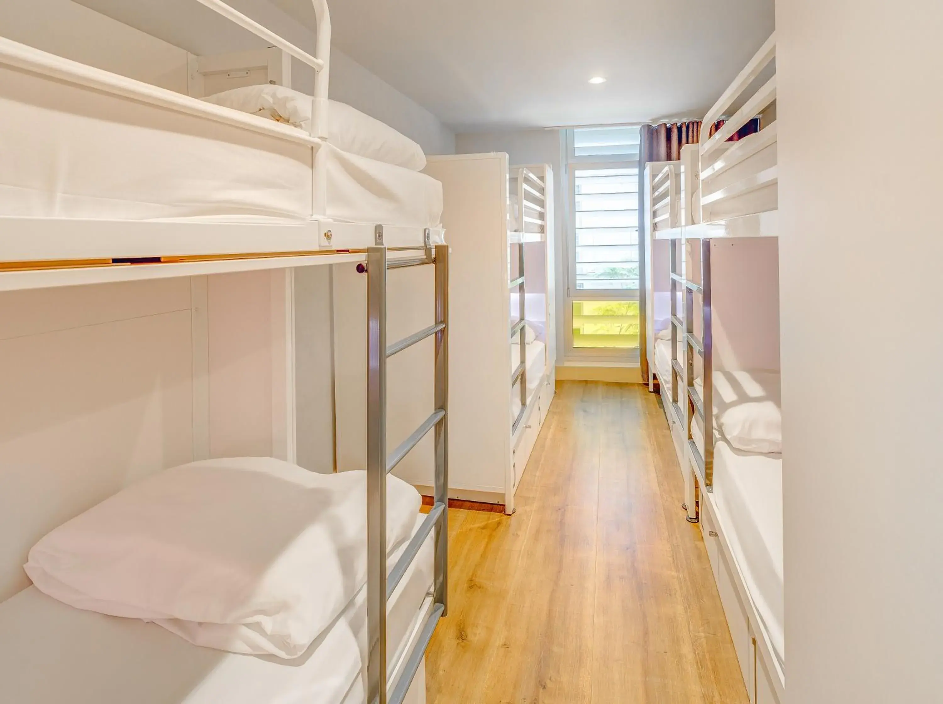 Bed in 8-Bed Dormitory Room in Generator Barcelona