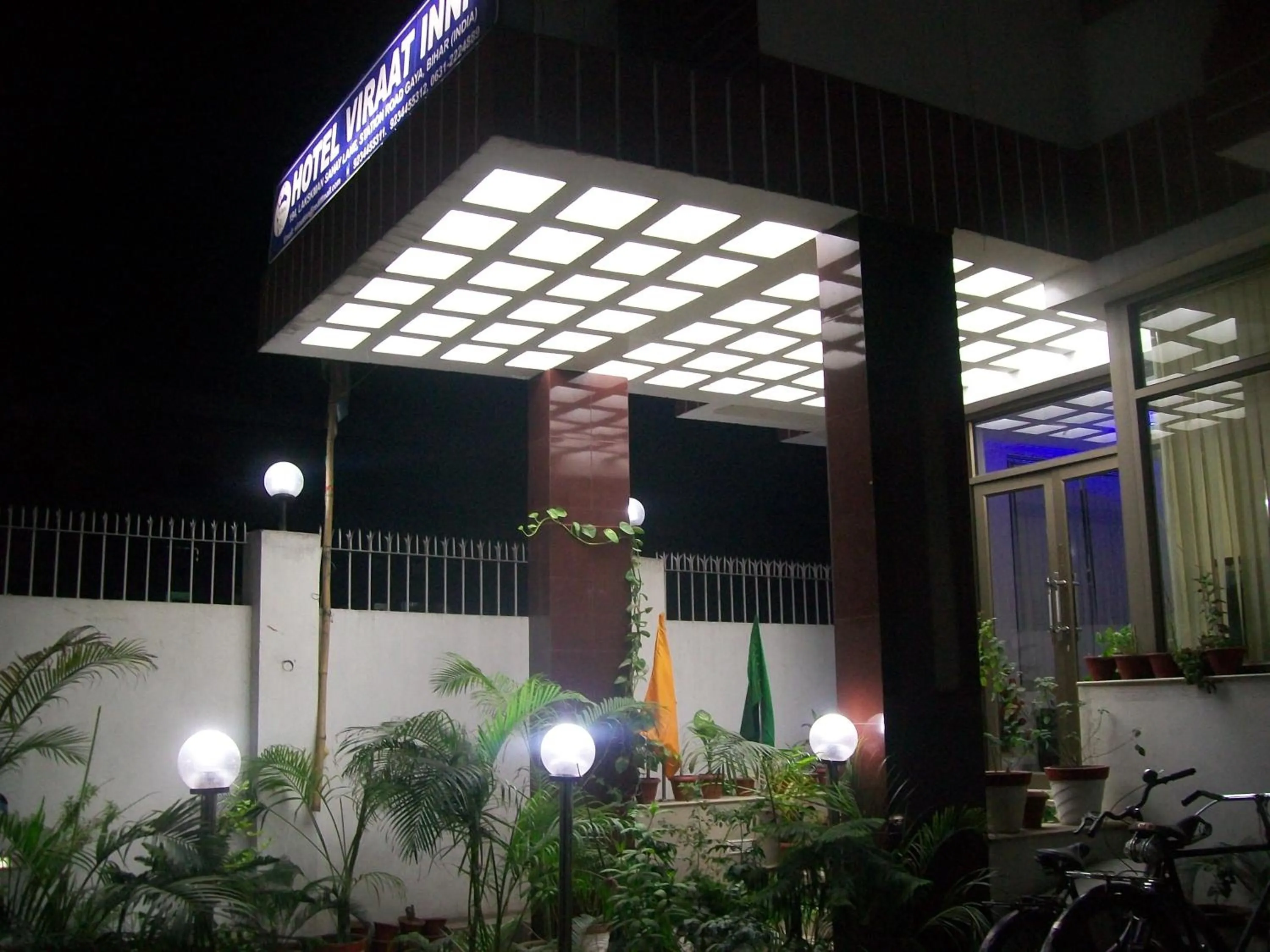 Facade/entrance in Hotel Viraat Inn