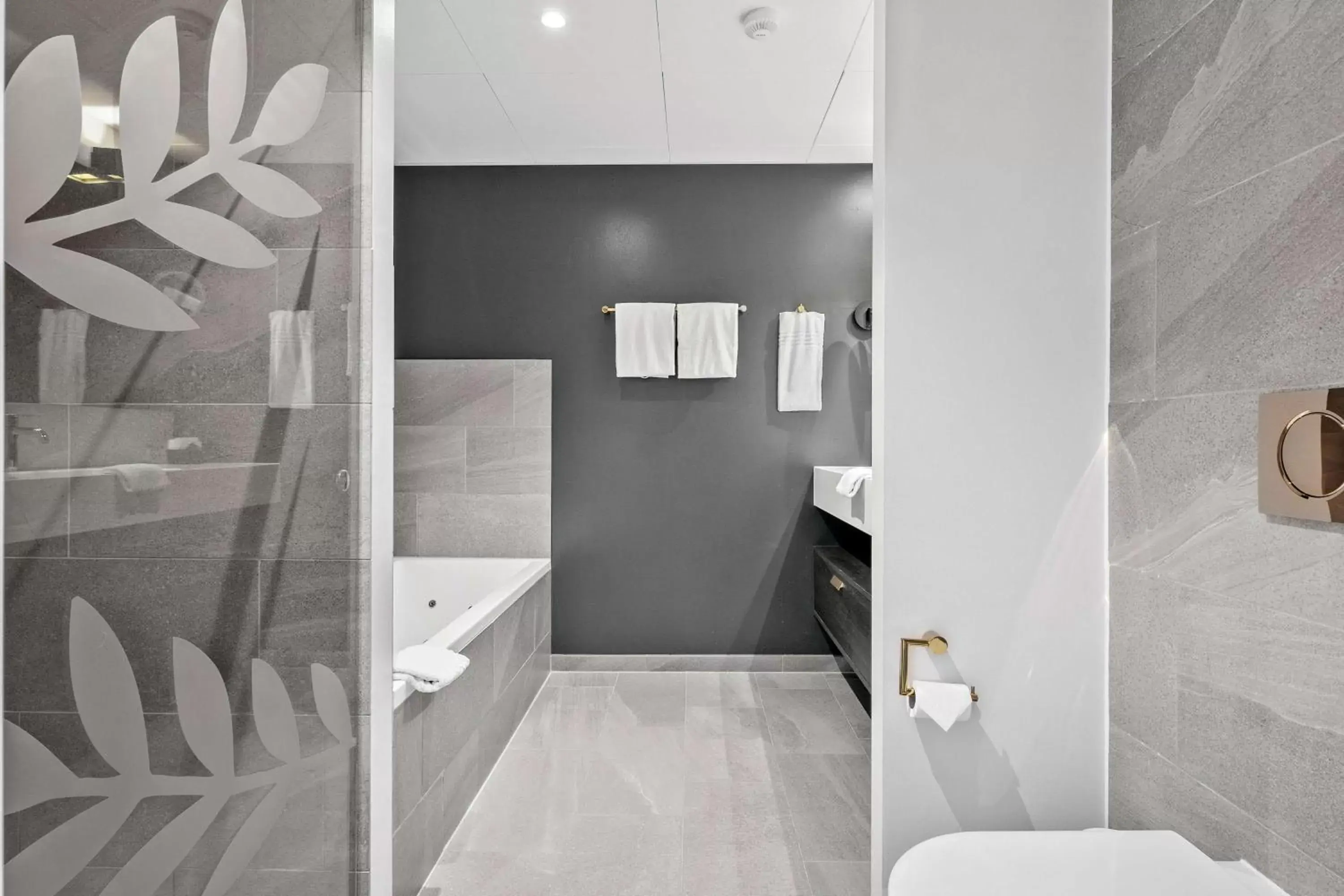 Bathroom in Best Western Plus Hotel Eyde Bathroom in Best Western Plus Hotel Eyde