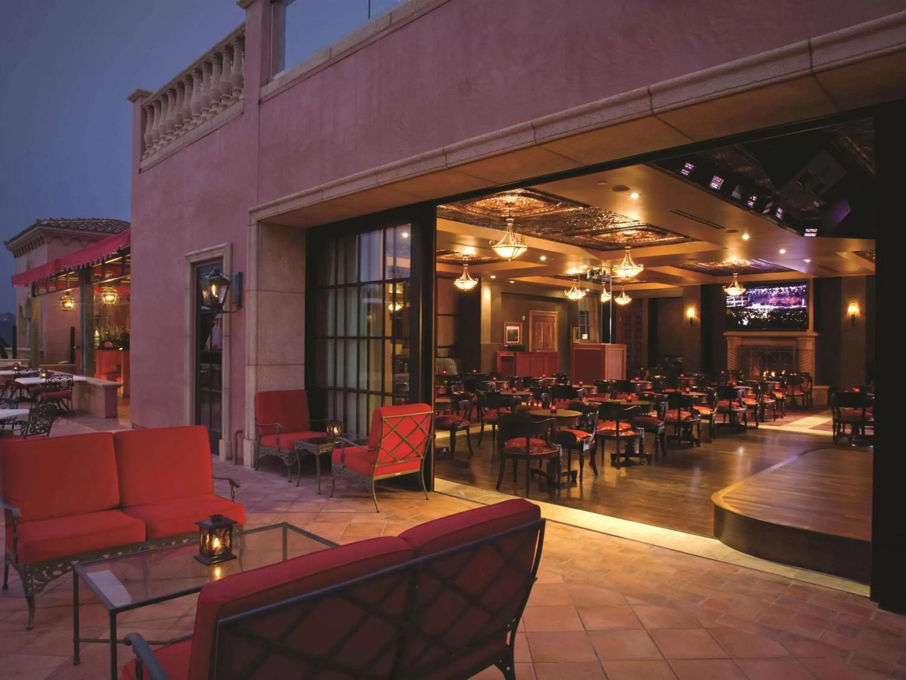 Lounge or bar in Fairmont Grand Del Mar