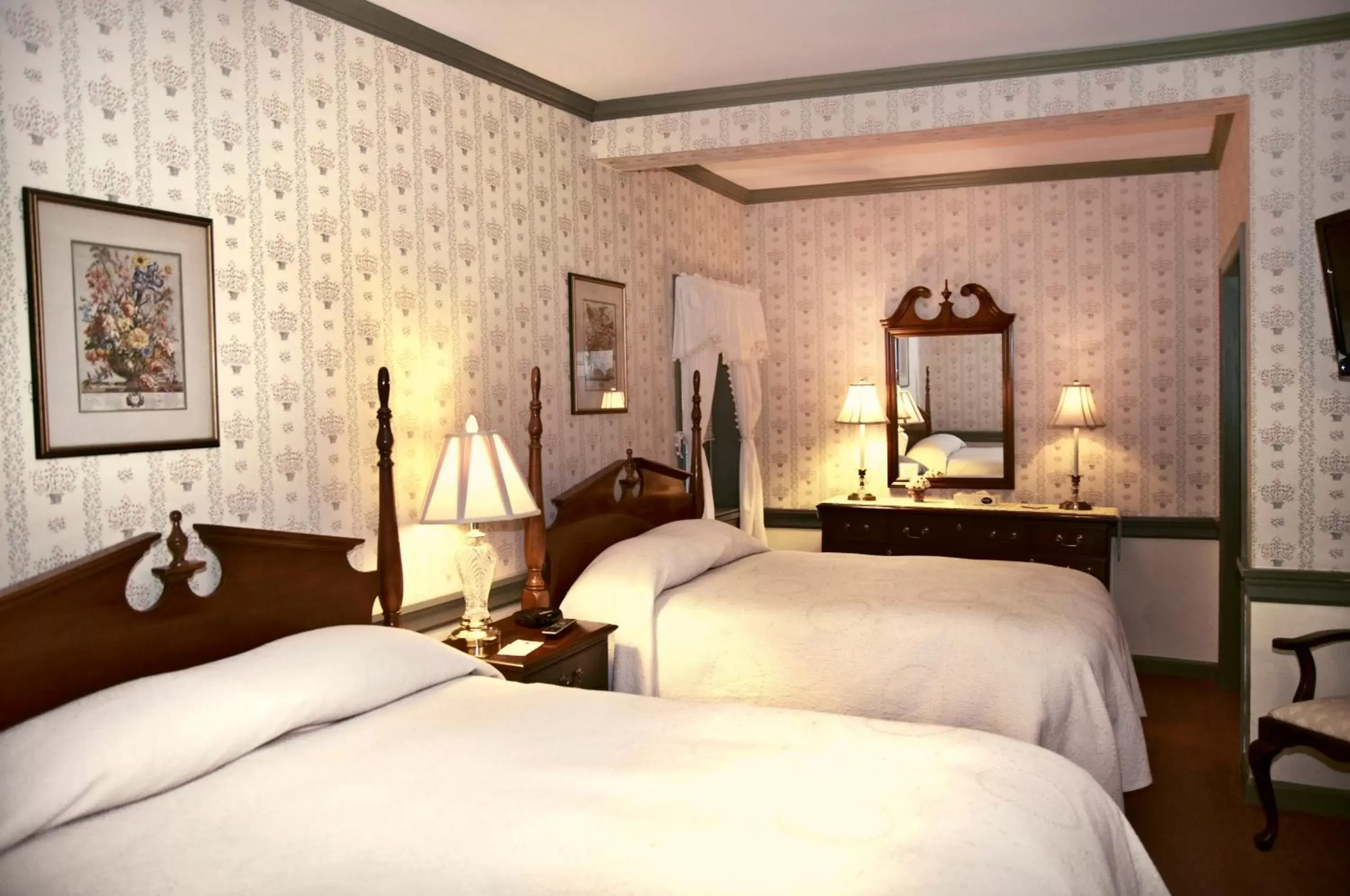 Quadruple Room in Strasburg Village Inn