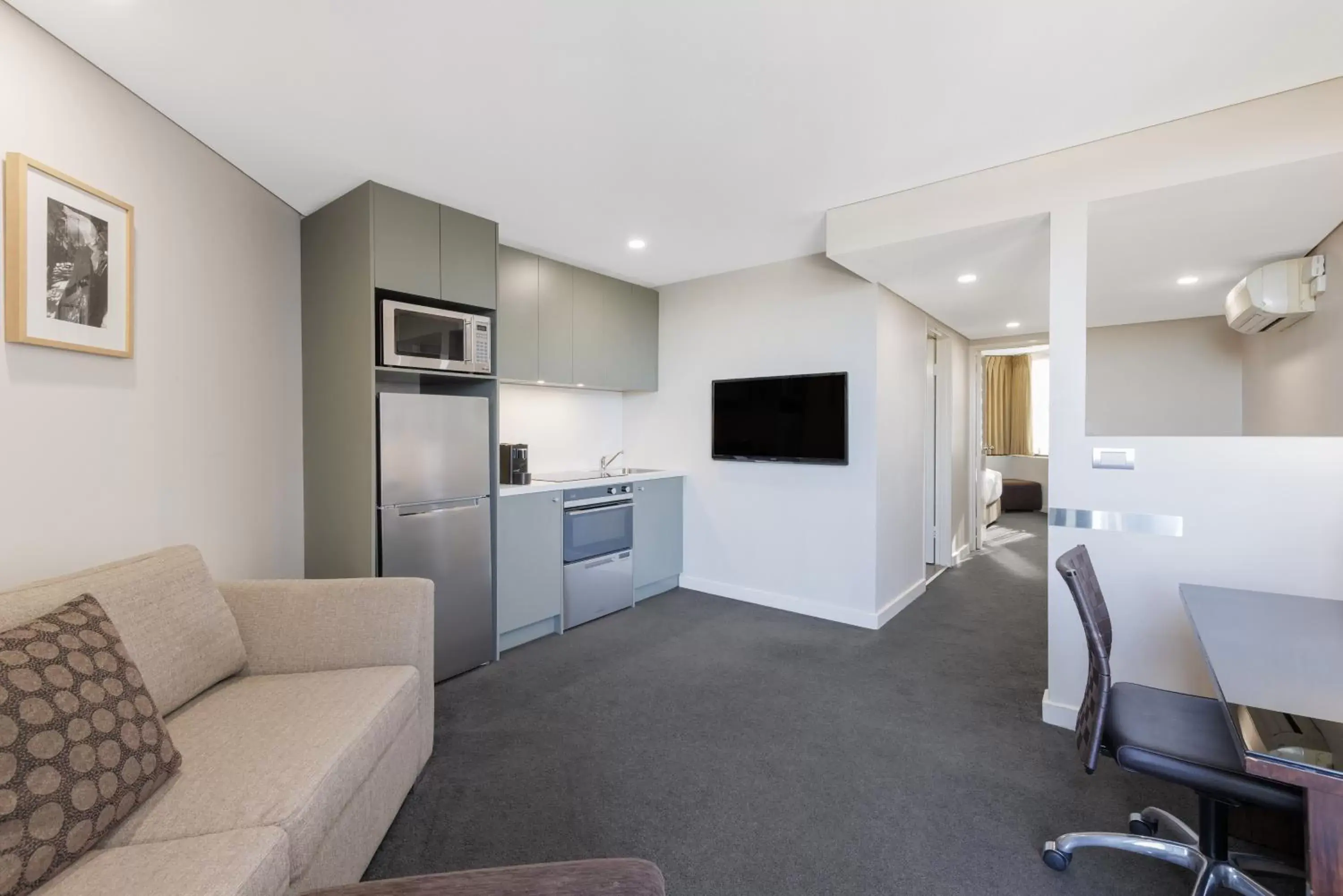 Living room, Seating Area in Amora Hotel Riverwalk