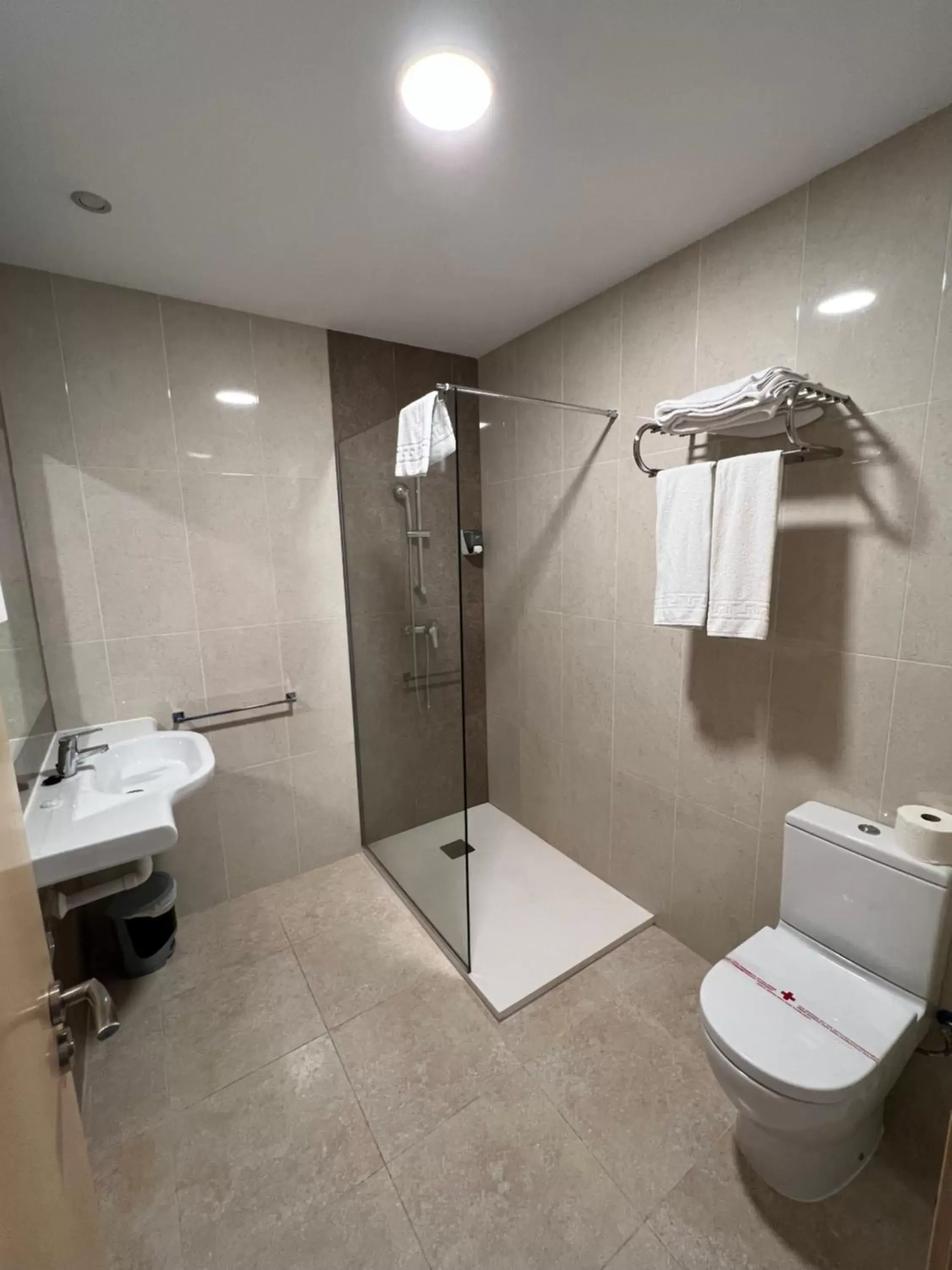 Bathroom in Apartamentos Flamingo Hills