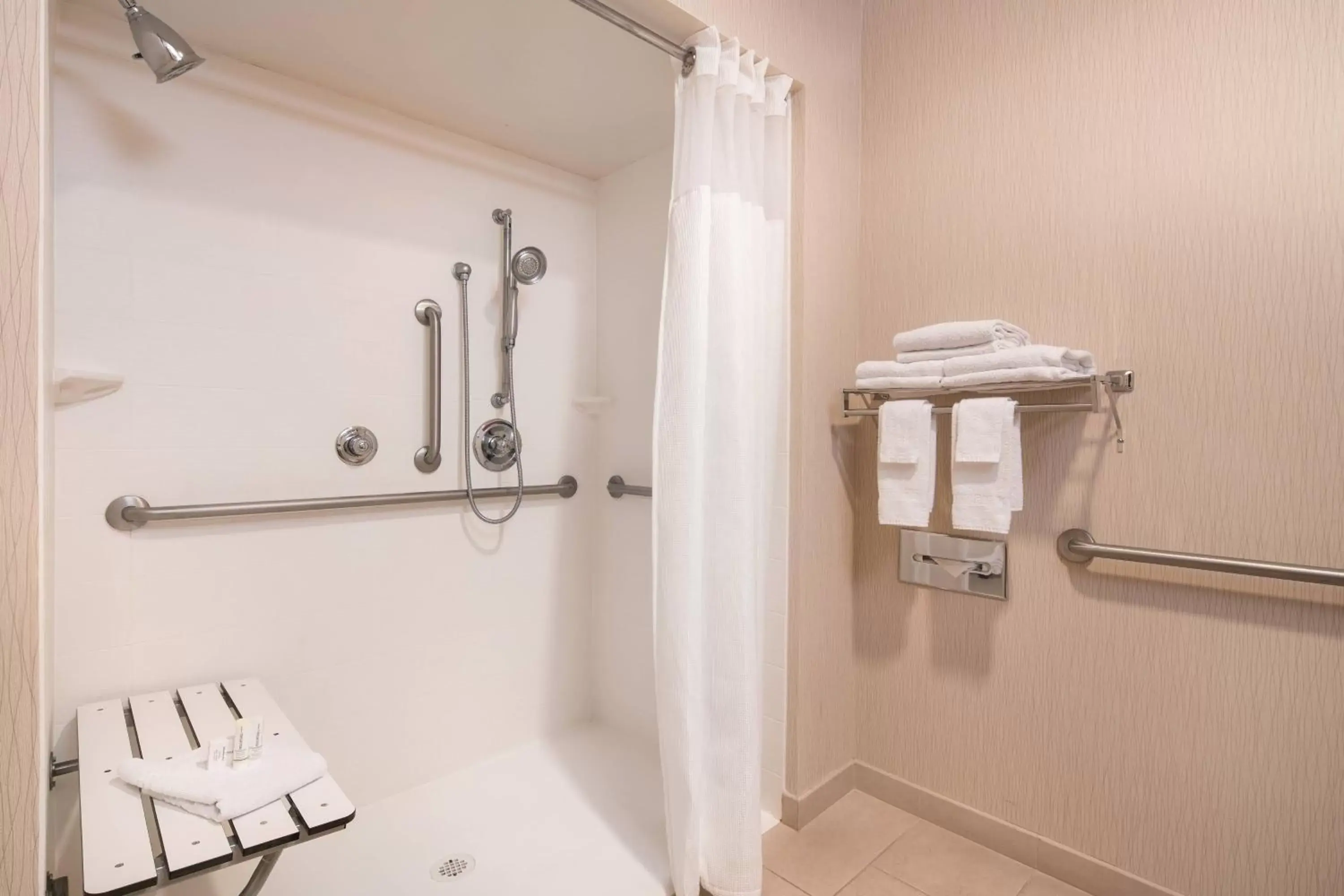 Bathroom in Fairfield Inn & Suites Tucson North/Oro Valley
