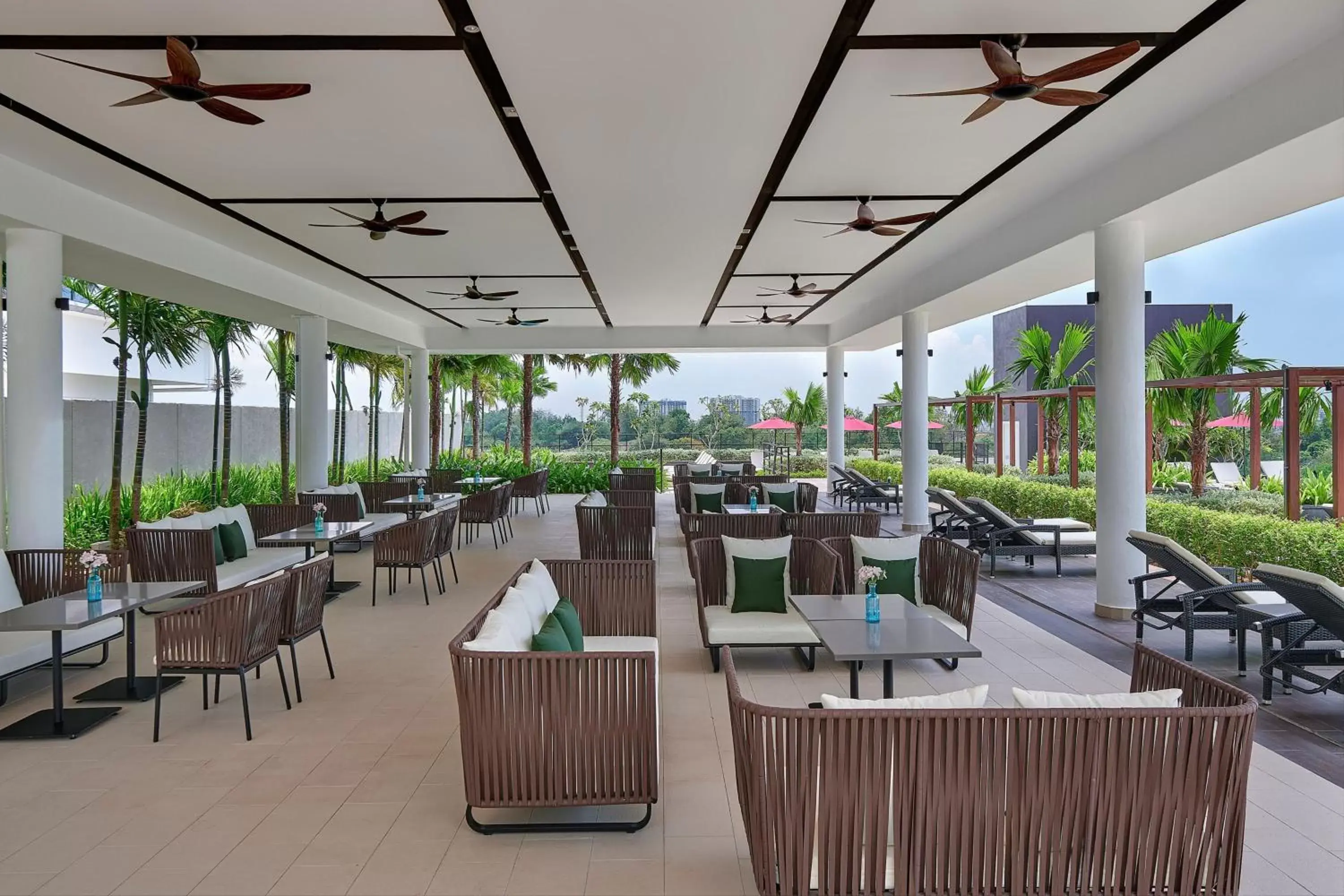 Swimming pool, Restaurant/Places to Eat in Courtyard by Marriott Melaka