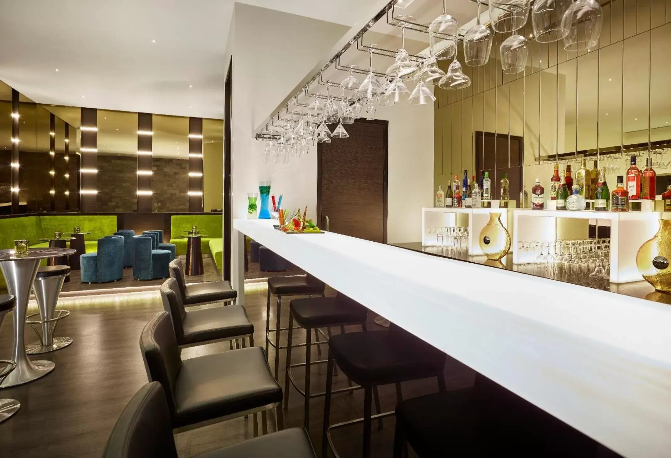 Lounge or bar, Lounge/Bar in Vivanta Pune, Hinjawadi