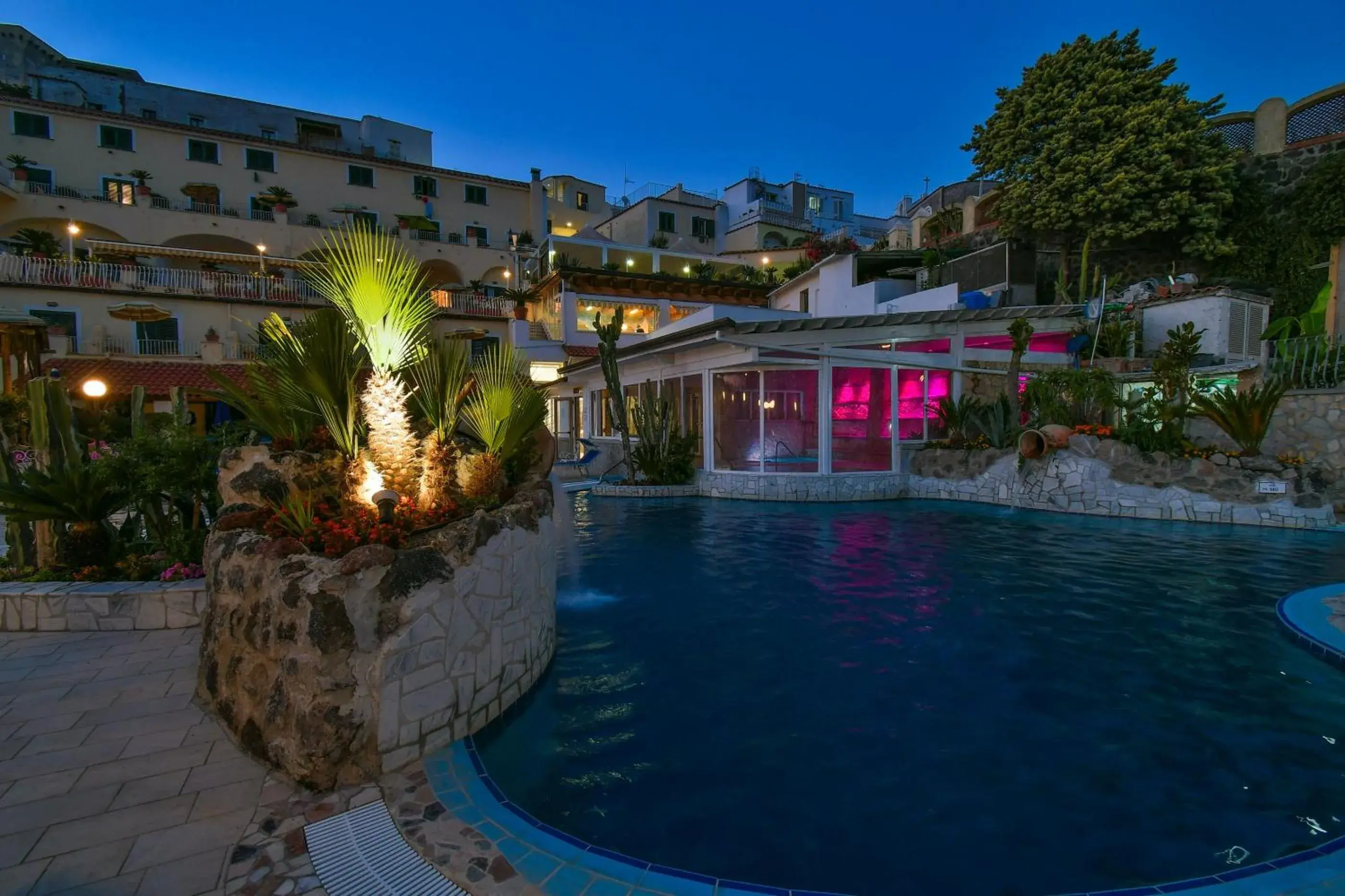 Property building, Swimming Pool in Hotel Terme Saint Raphael