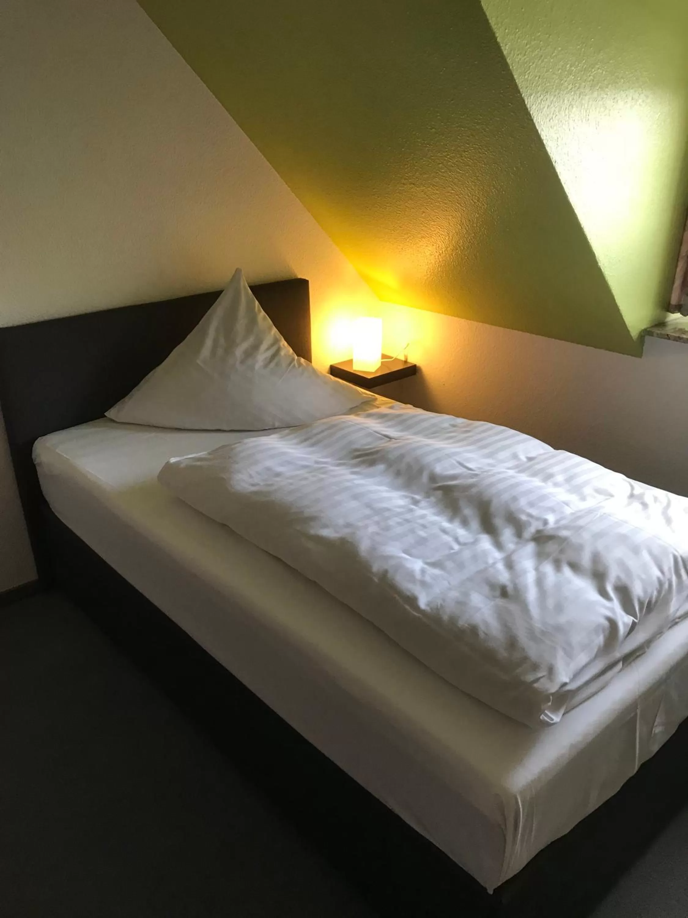 Photo of the whole room, Bed in Hotel am Maibaum