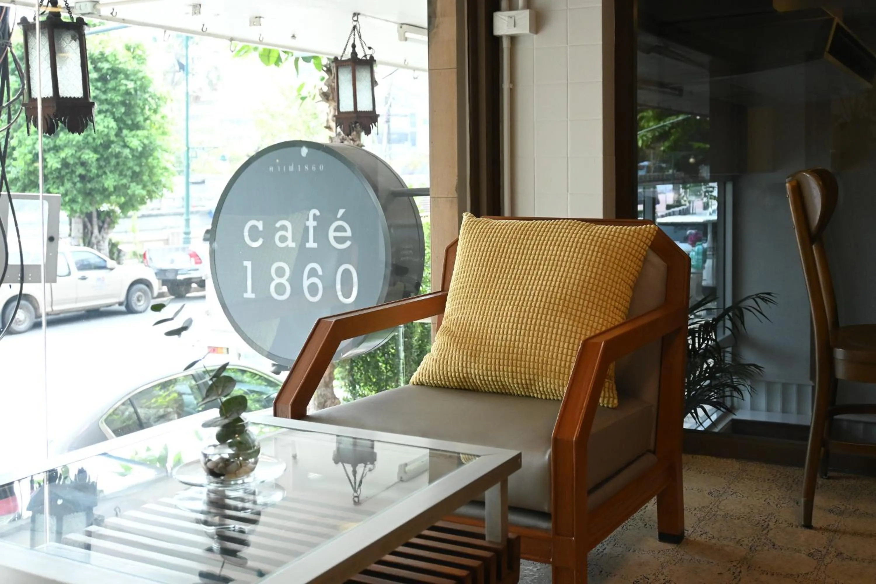 Restaurant/places to eat in The Krungkasem Srikrung Hotel