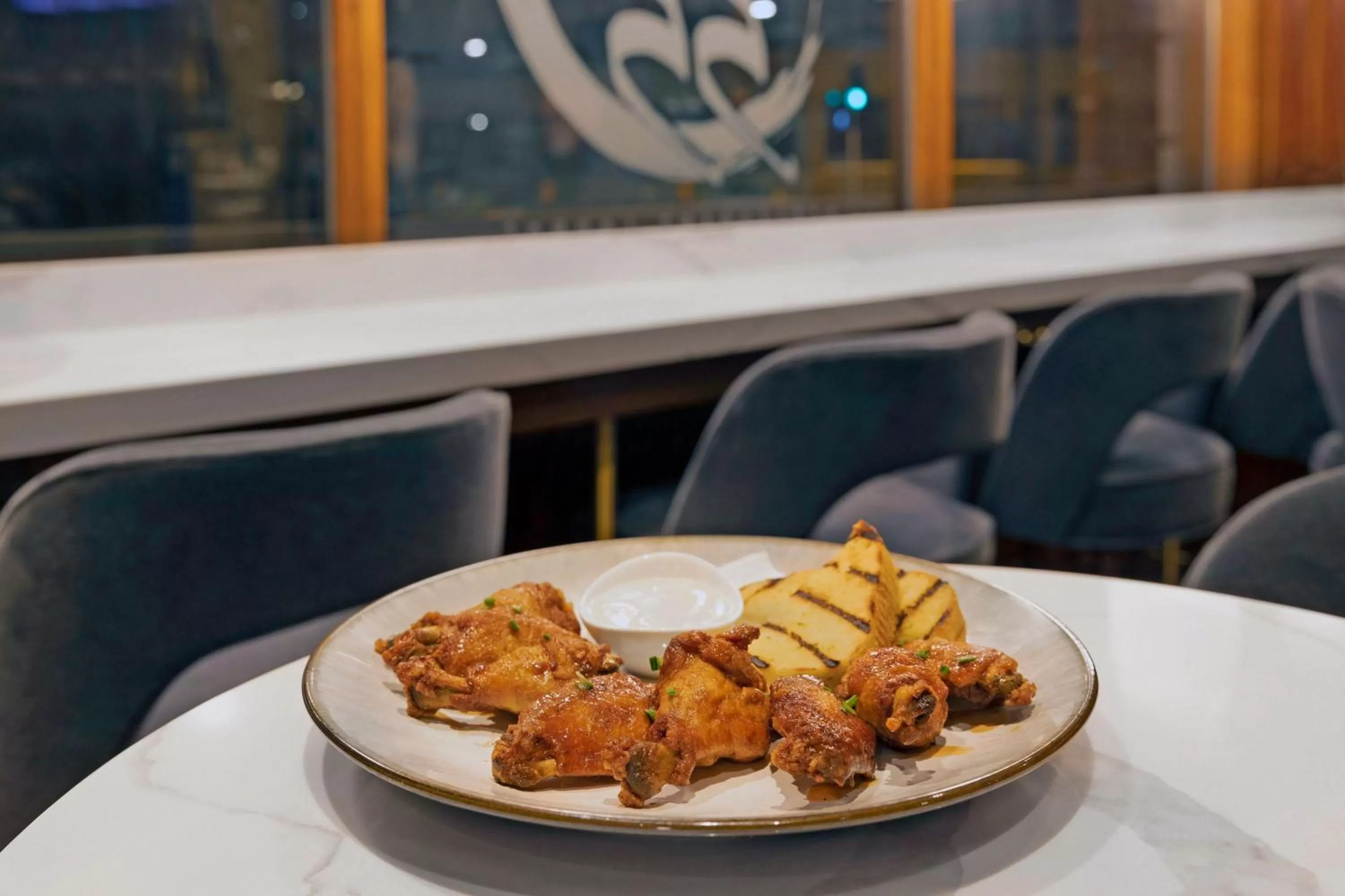 Restaurant/places to eat in Le Méridien St. Louis Downtown