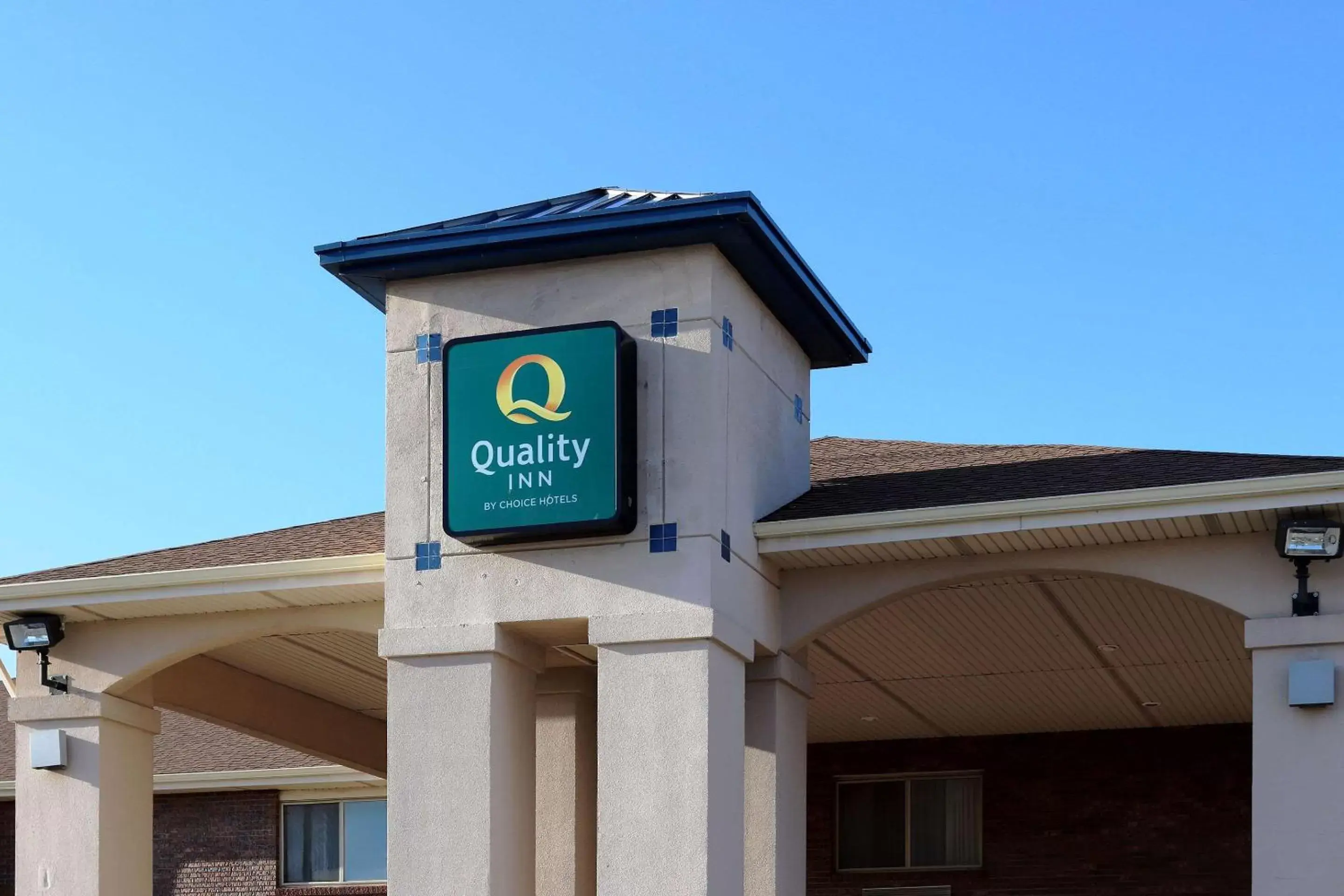 Property building in Quality Inn Lincoln Cornhusker