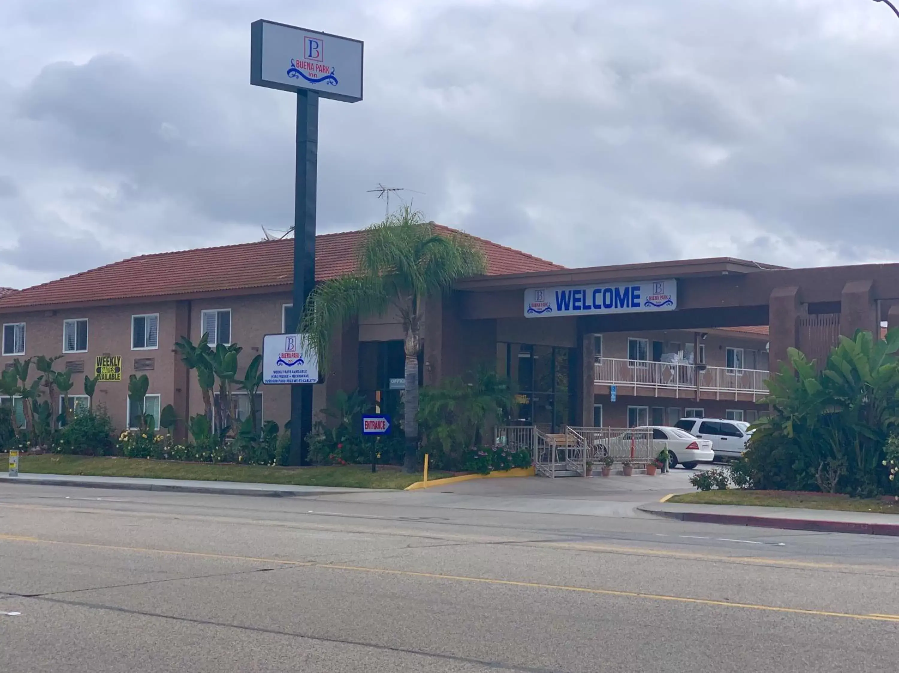 Street view, Property Building in Buena Park Inn